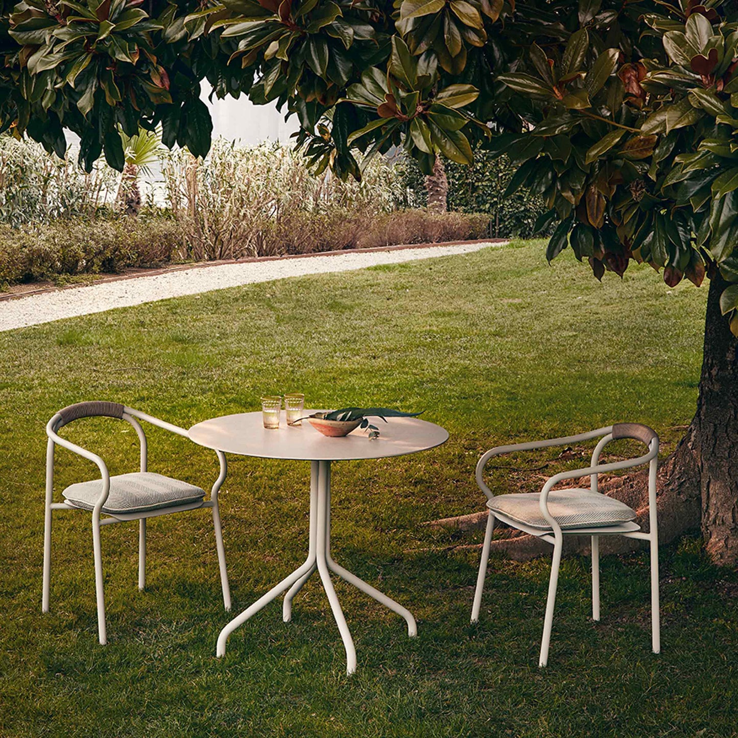 Salò Outdoor Dining Table – Modernist Aluminium Designer Piece by Matteo Thun