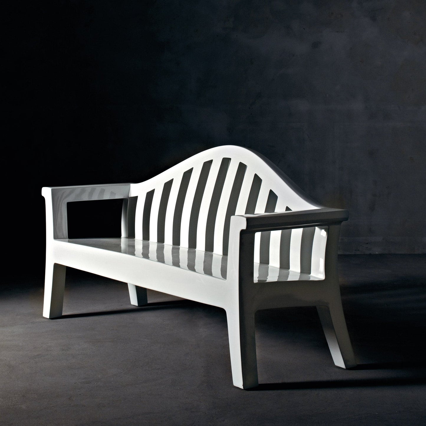 Outdoor Bench – Sculptural Giulietta Polyethylene Statement Piece by Rizzatto