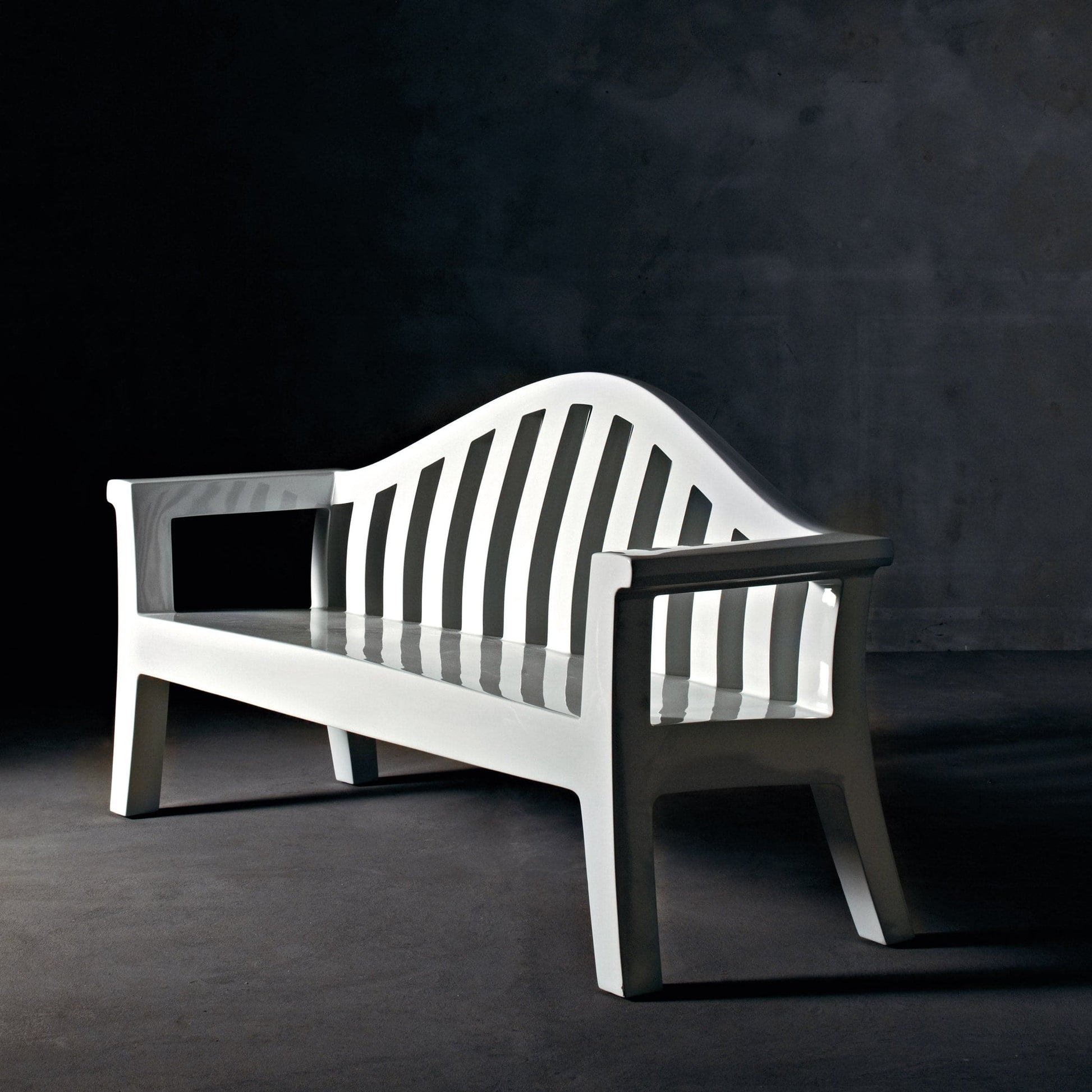 Outdoor Bench – Sculptural Giulietta Polyethylene Statement Piece by Rizzatto