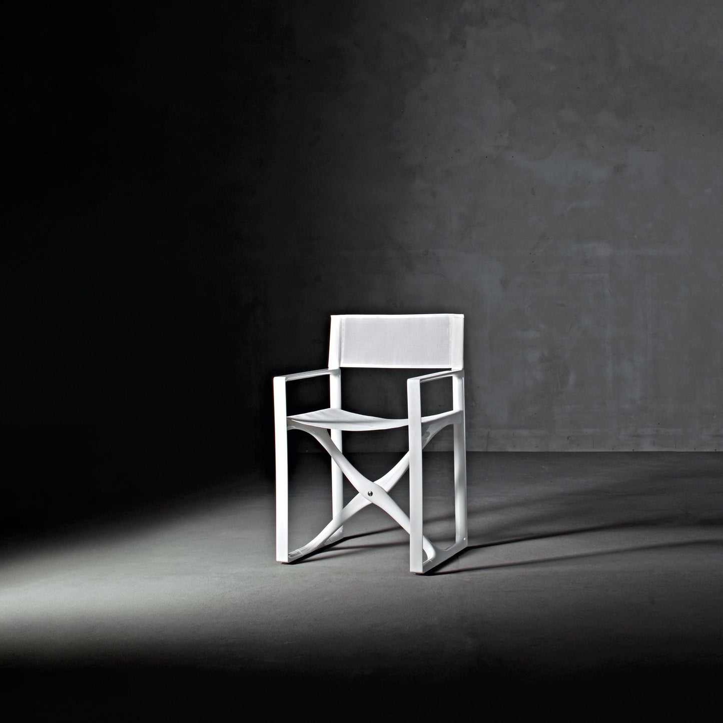 Regista Folding Dining Chair – Polyethylene Designer Piece by Serralunga