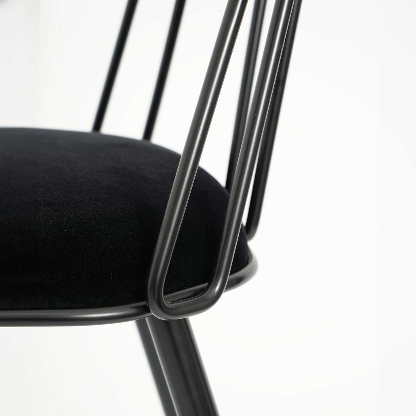 Certosina Pipe Dining Chair – Sinuous Metal Frame, Fabric Upholstery
