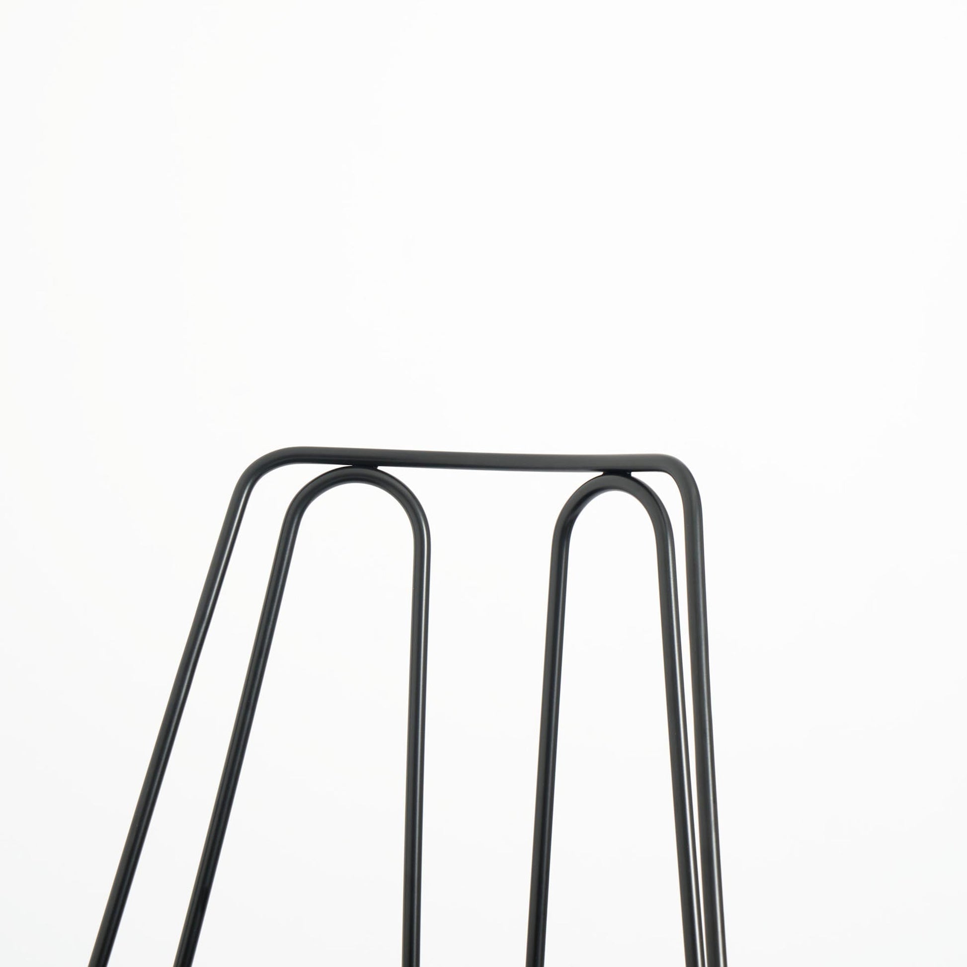 Certosina Pipe Dining Chair – Sinuous Metal Frame, Fabric Upholstery