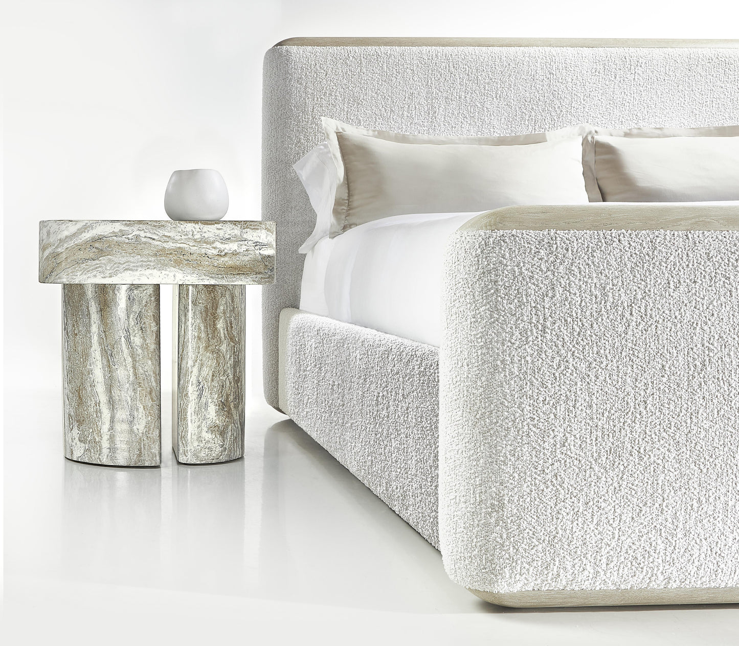 Luxury Arcadia Fabric Panel Bed Modern Italian Style for Villa