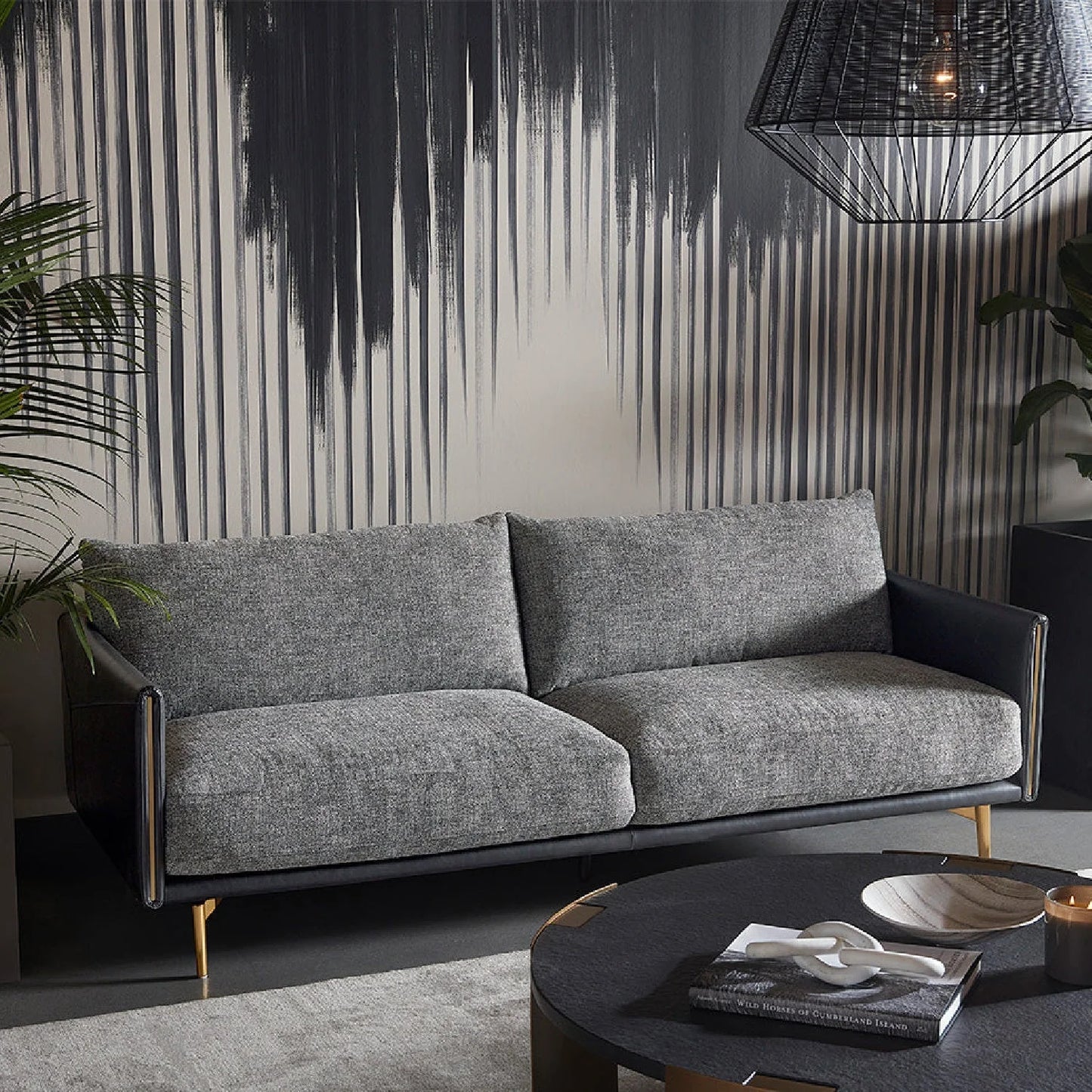 Luxury Ashi Black Leather Framed Sofa Modern Italian Style for Villa