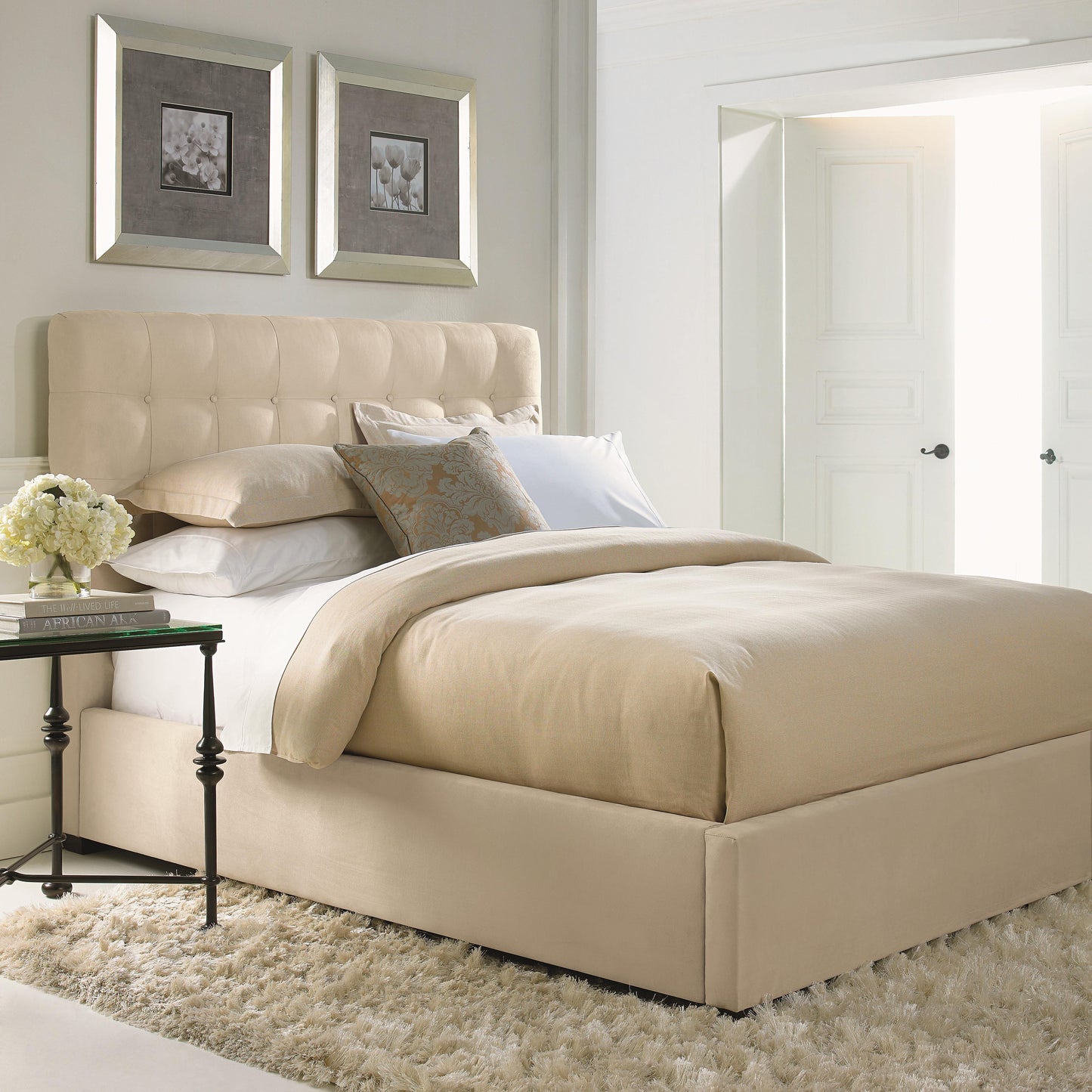 Luxury Avery Fabric Panel Bed Modern Italian Style for Villa
