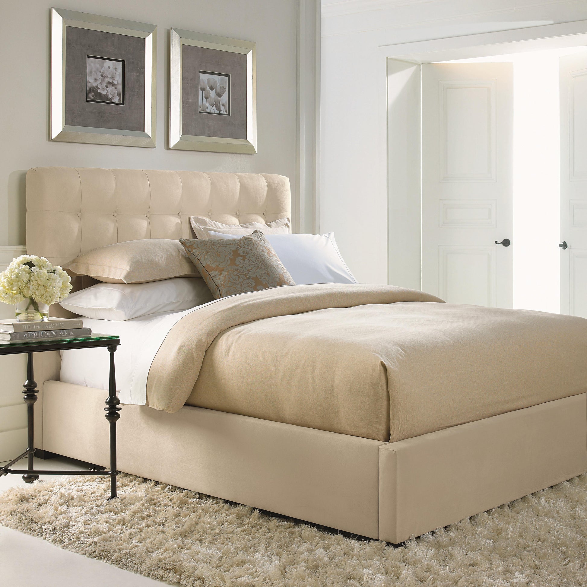 Luxury Avery Fabric Panel Bed Modern Italian Style for Villa