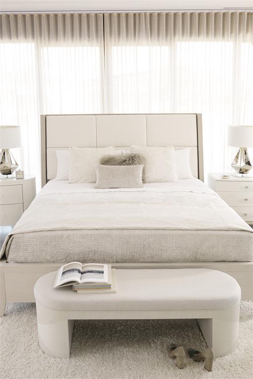 Luxury Axiom Fabric Panel Bed Modern Italian Style for Villa