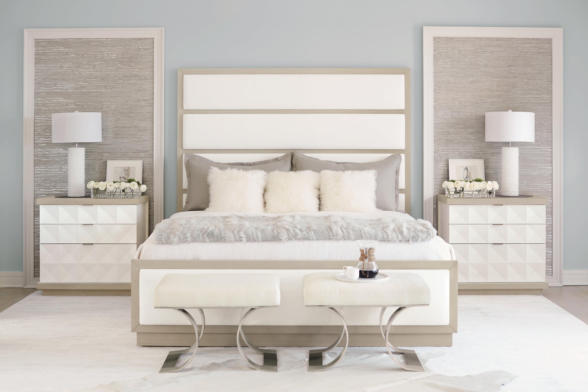 Luxury Axiom Fabric Panel Bed Modern Italian Style for Villa