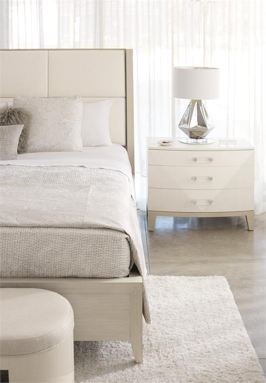 Luxury Axiom Fabric Panel Bed Modern Italian Style for Villa