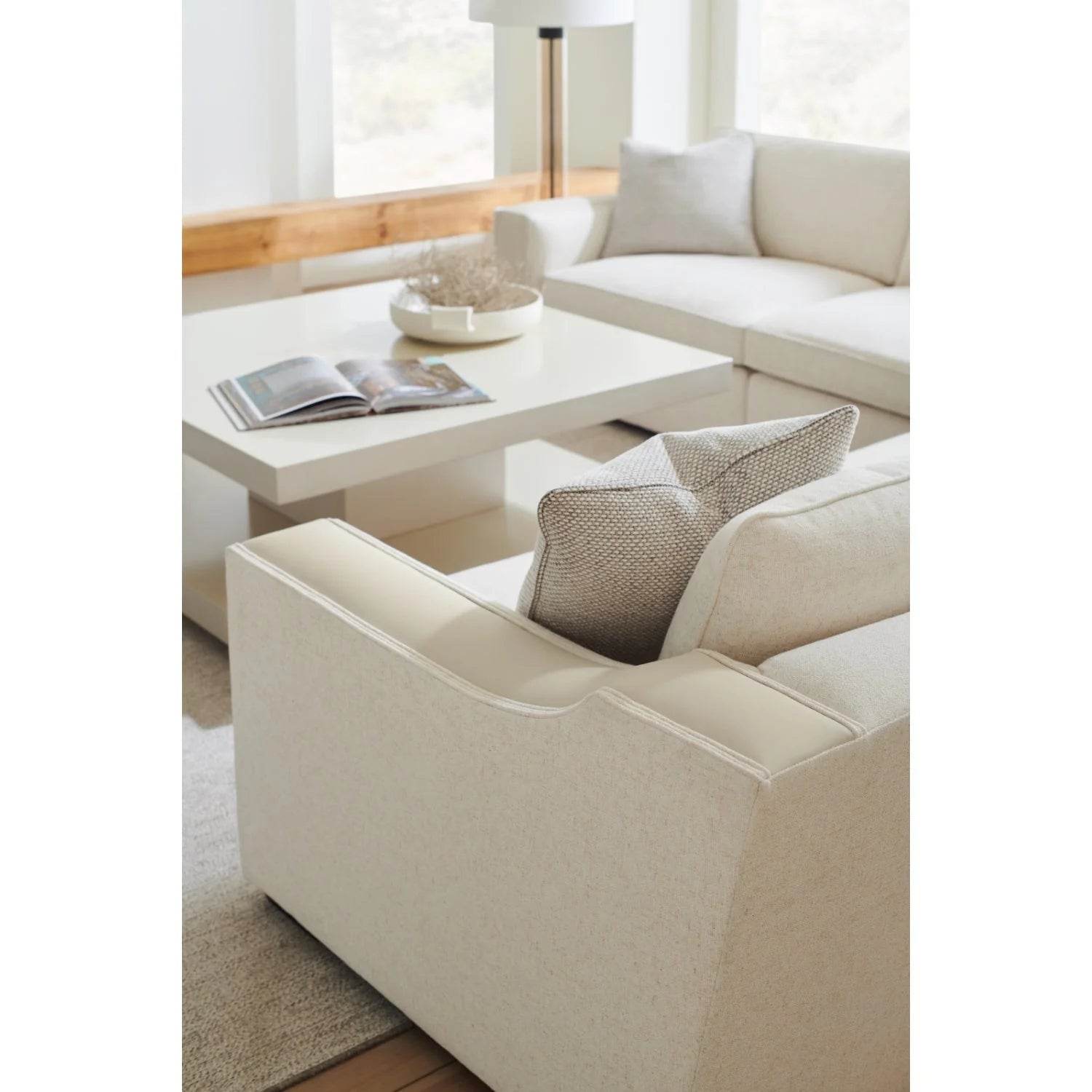 Luxury Back on Track Fabric Sectional Chair Modern Italian Style for Villa