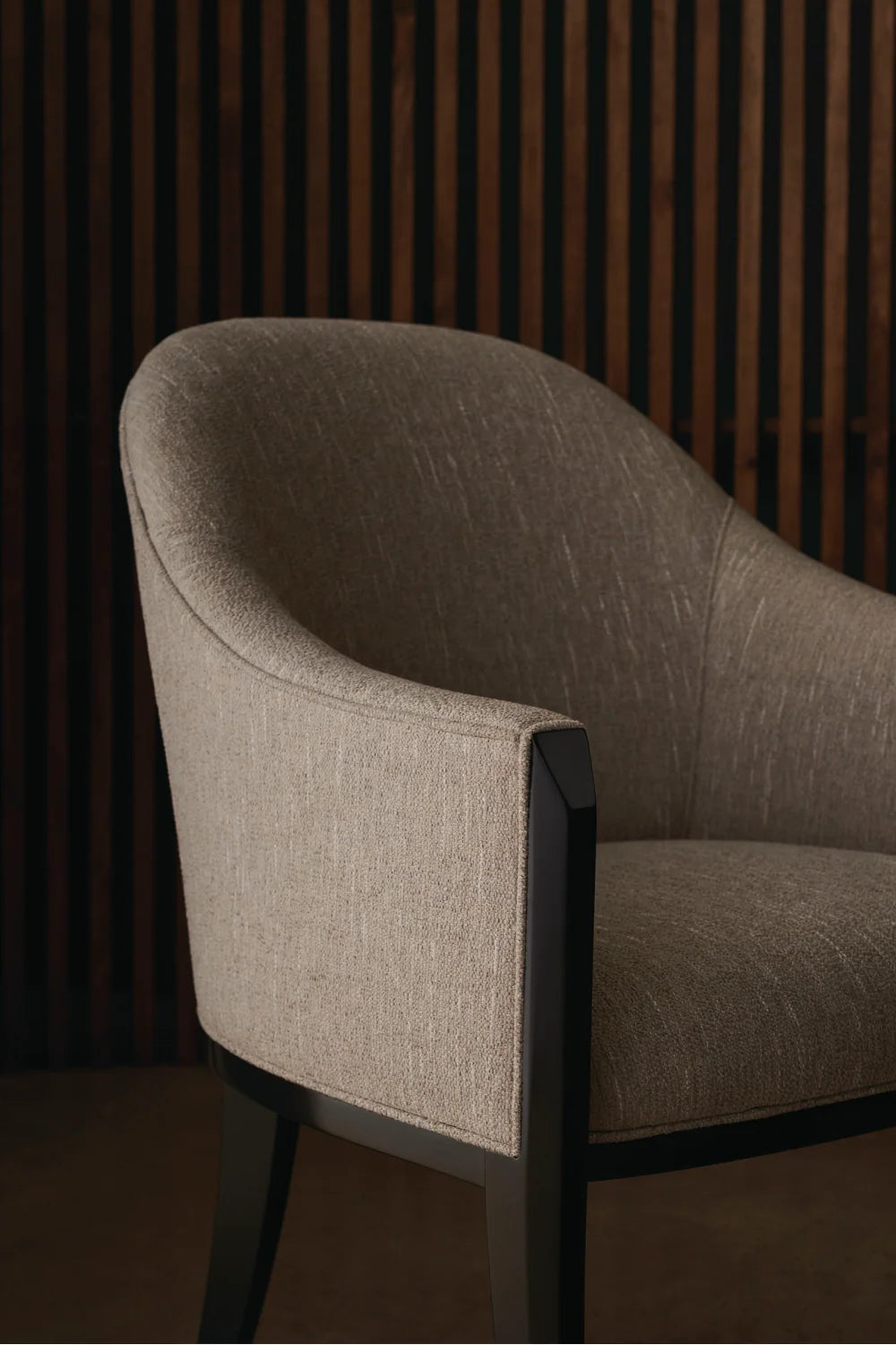 Luxury Barrel-Back Fabric Modern Dining Chair European Style for Villa