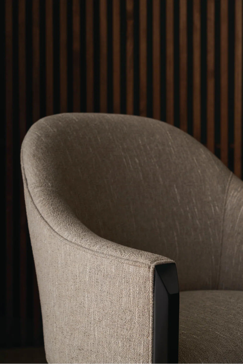Luxury Barrel-Back Fabric Modern Dining Chair European Style for Villa