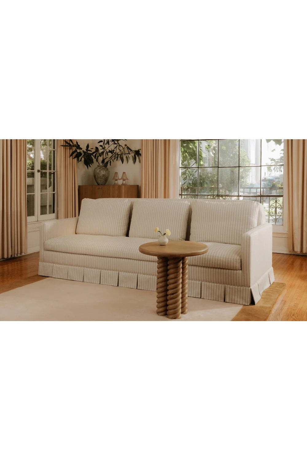 Luxury Beige Pleated Fabric Sofa Modern Italian Style for Villa