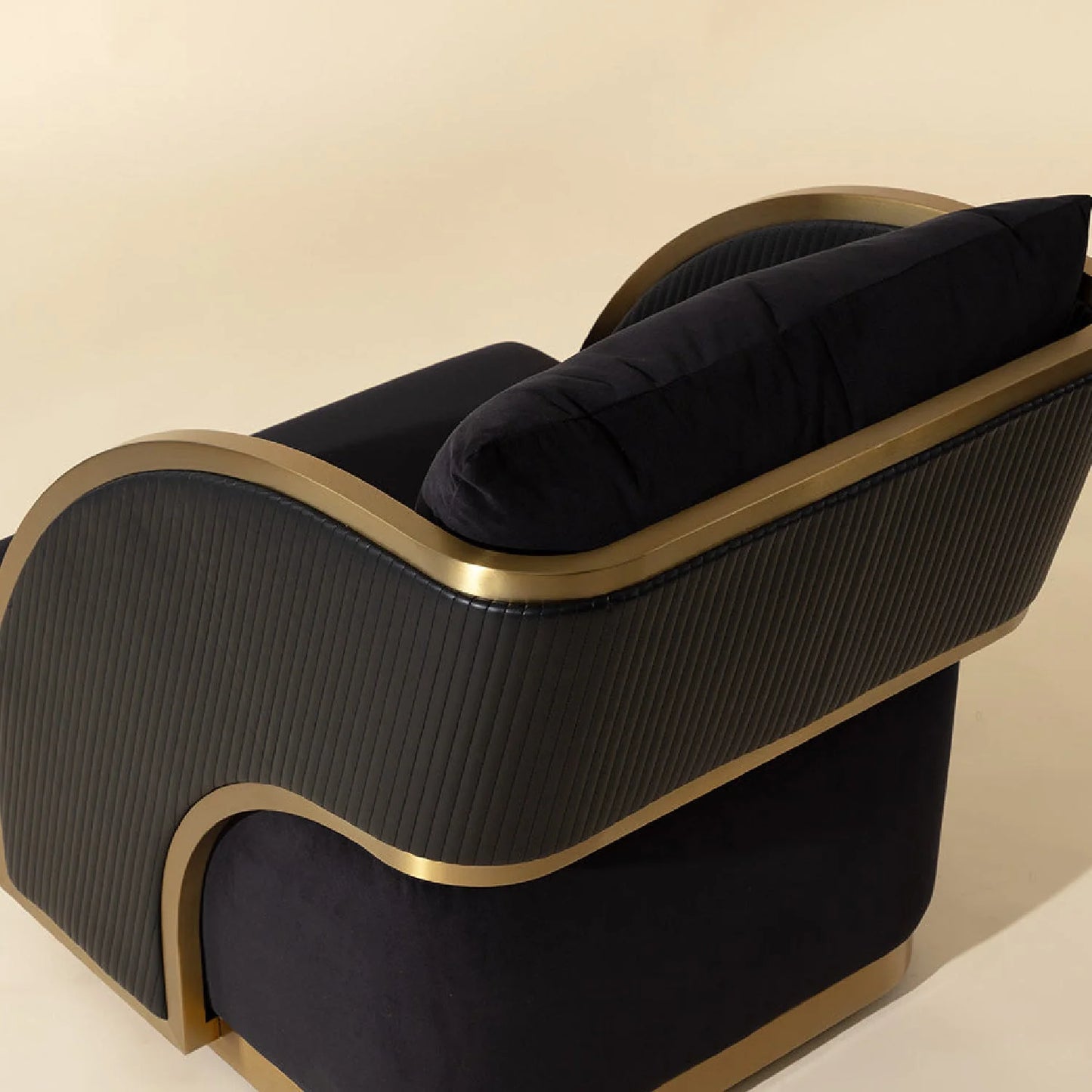 Luxury Black Leather Swivel Lounge Chair European Style for Villa