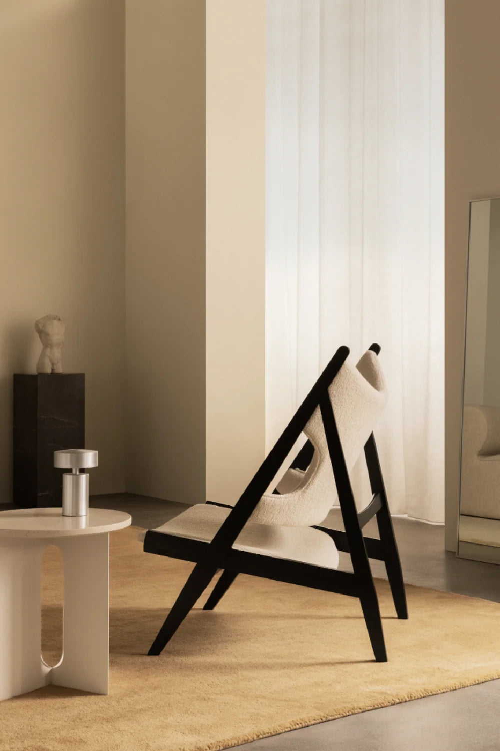 Luxury Black Oak Lounge Chair Modern Italian Style for Villa