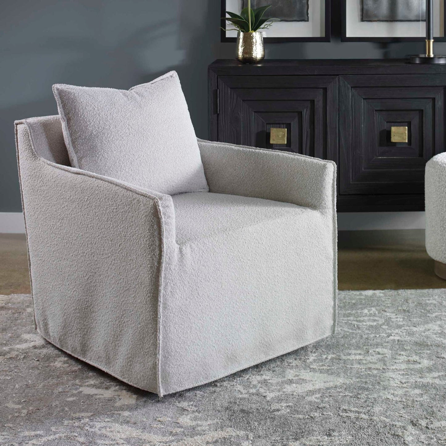 Luxury Boucle Swivel Accent Chair Modern Italian Style for Villa
