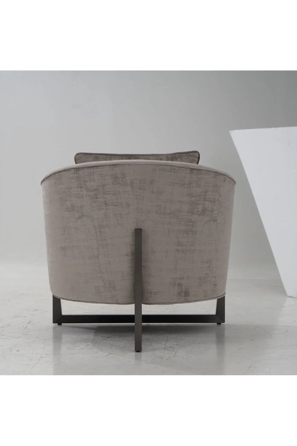 Luxury Bronze Cross Base Fabric Lounge Chair Modern Italian Style for Villa