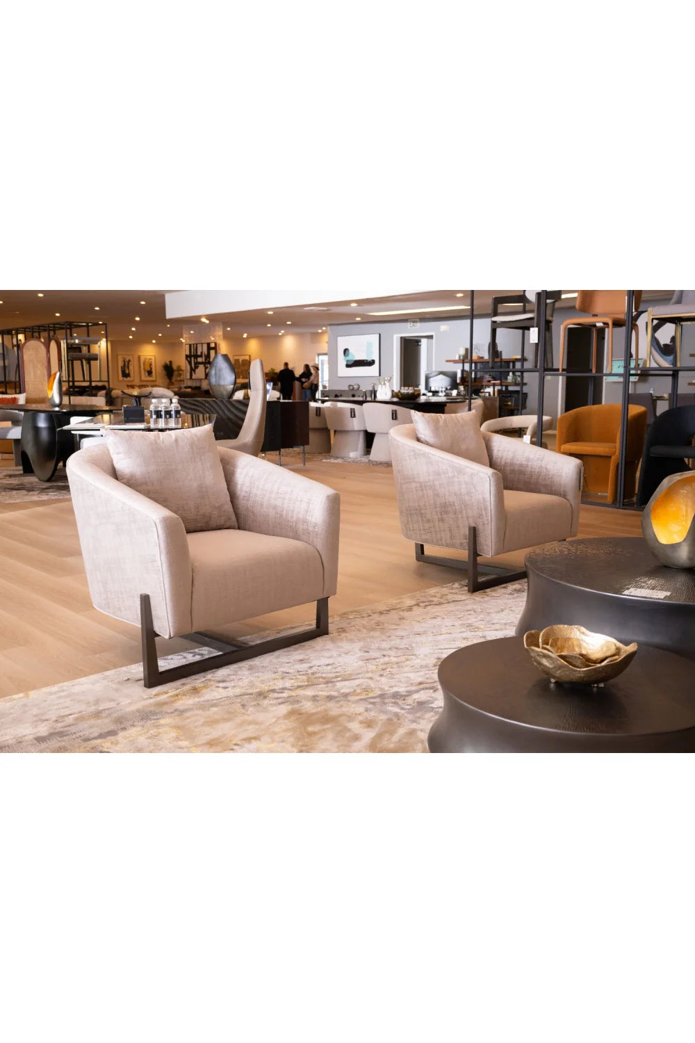 Luxury Bronze Cross Base Fabric Lounge Chair Modern Italian Style for Villa