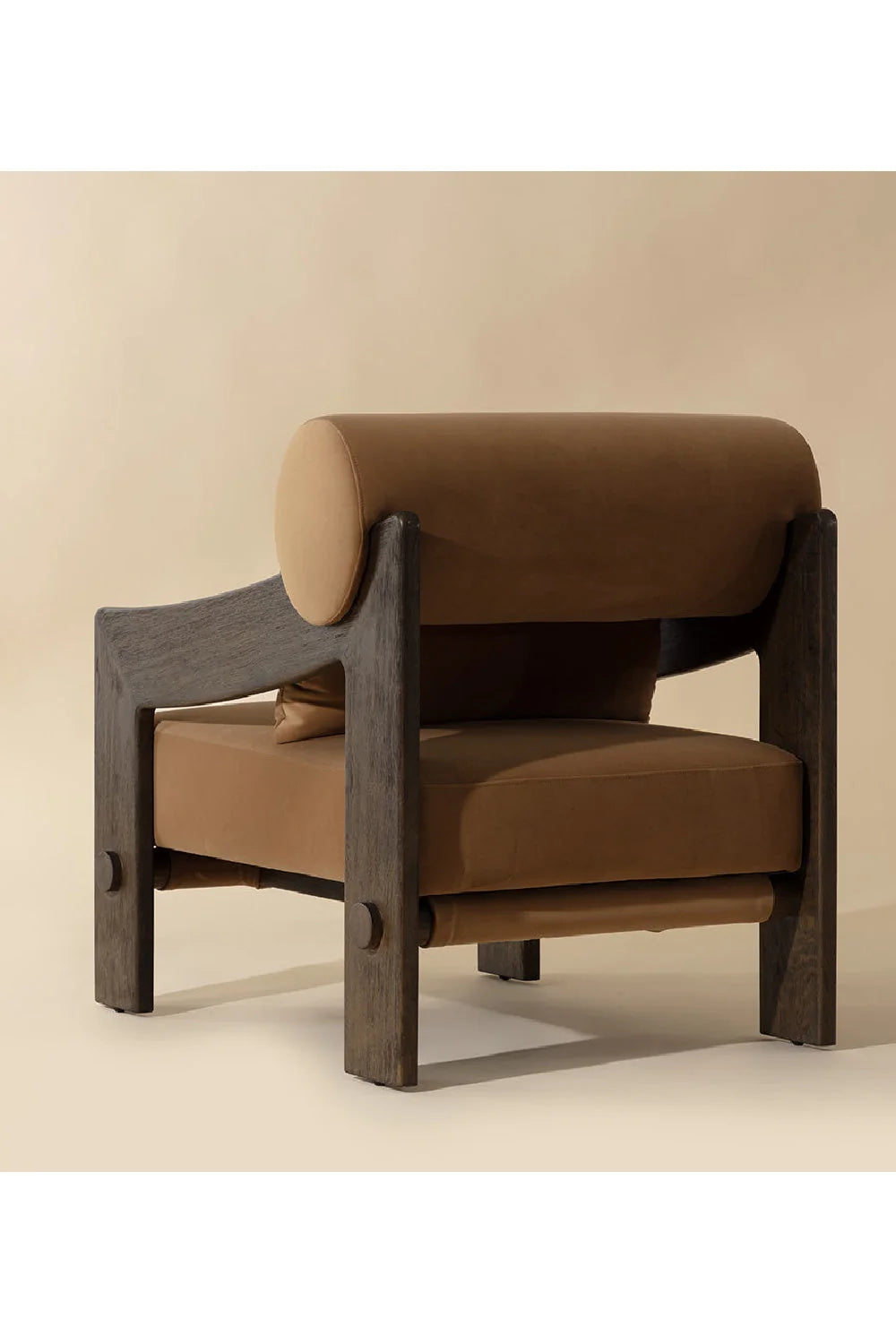 Luxury Brown Fabric Lounge Chair Modern Italian Style for Villa