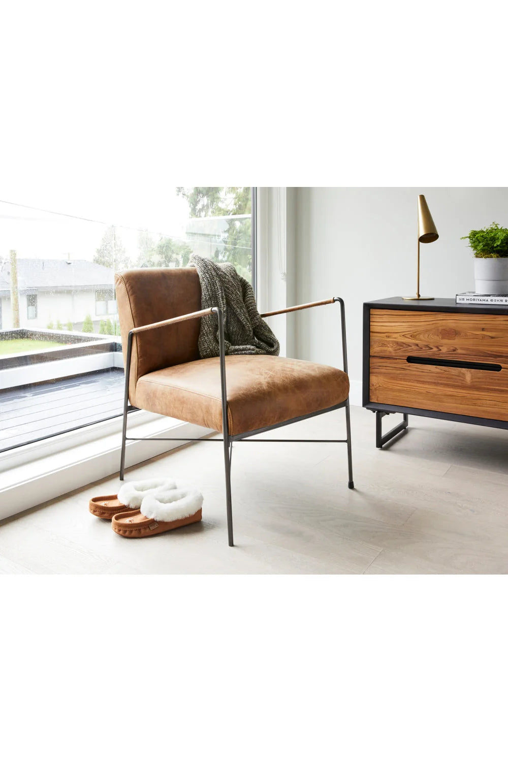 Luxury Brown Leather Accent Chair Modern European Style for Villa