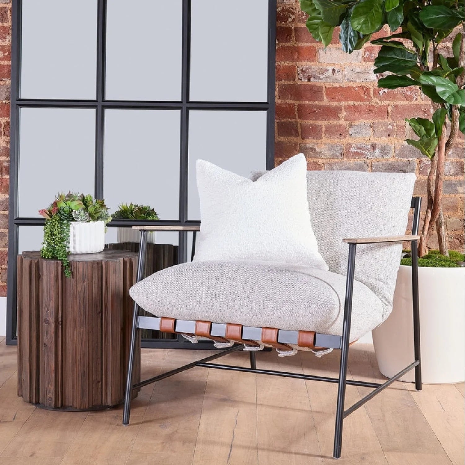Luxury Brown Leather Lounge Chair Modern European Style for Villa