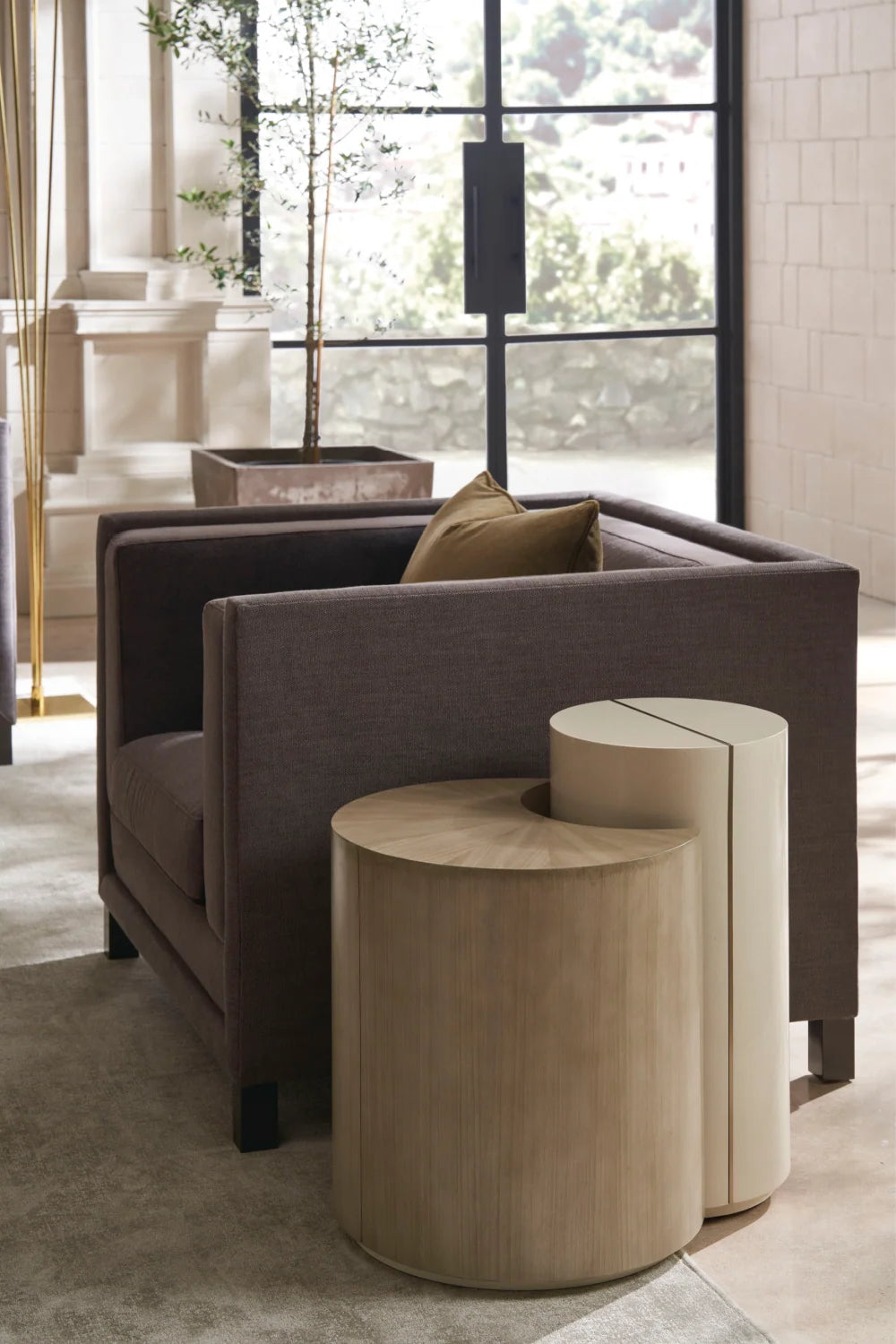 Luxury Brown Linen Lounge Chair Modern Italian Style for Villa