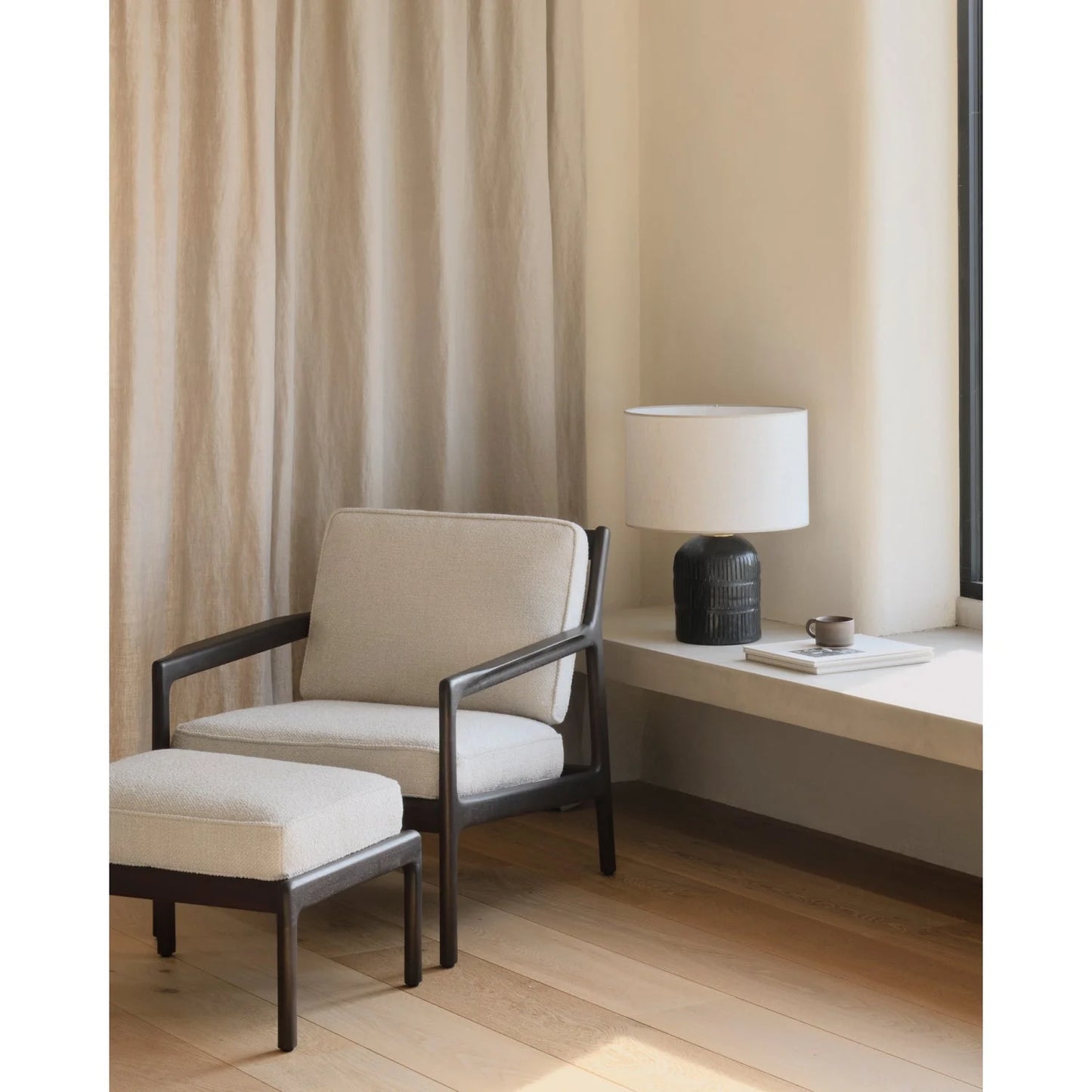 Luxury Brown Mahogany Lounge Chair Modern Italian Style for Villa