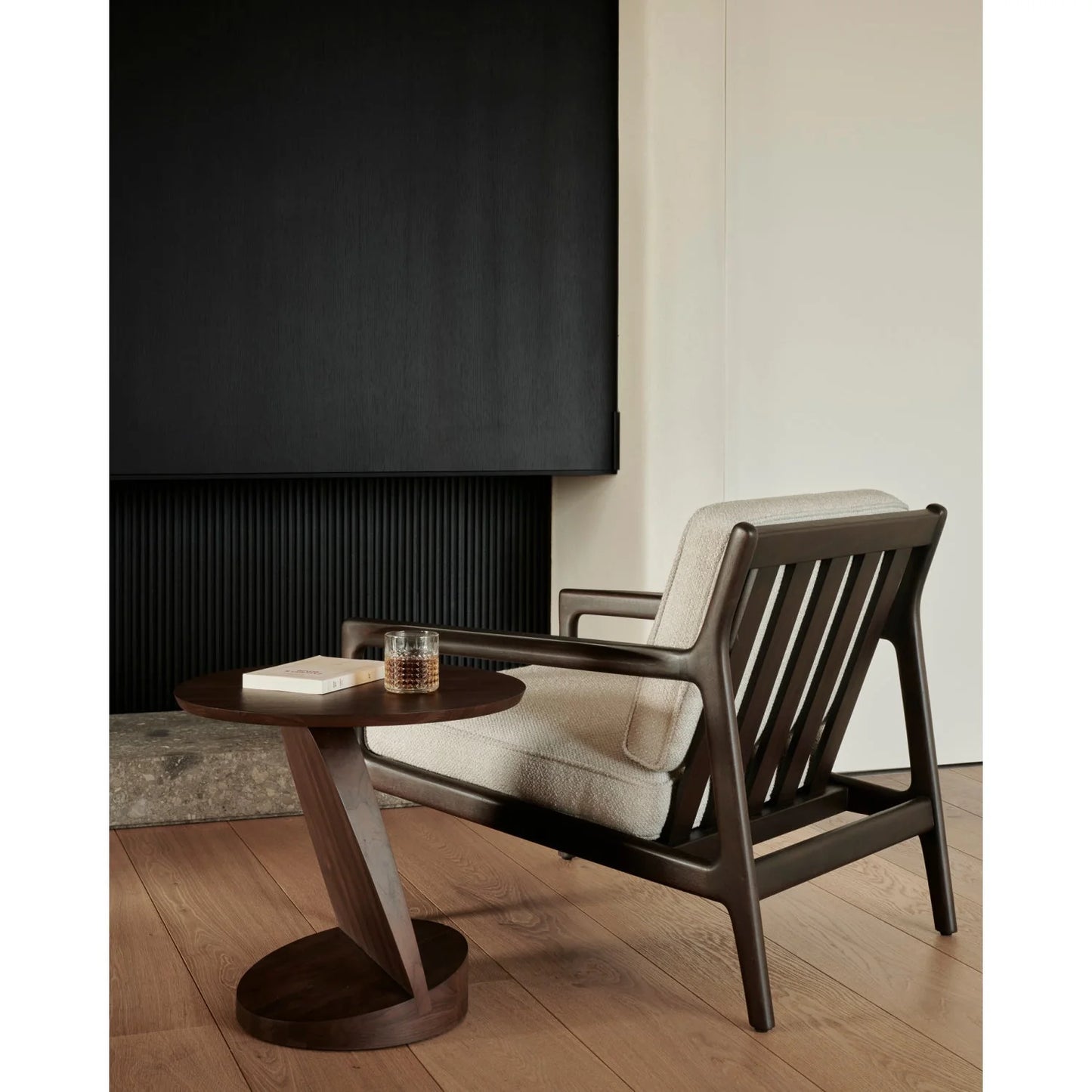 Luxury Brown Mahogany Lounge Chair Modern Italian Style for Villa
