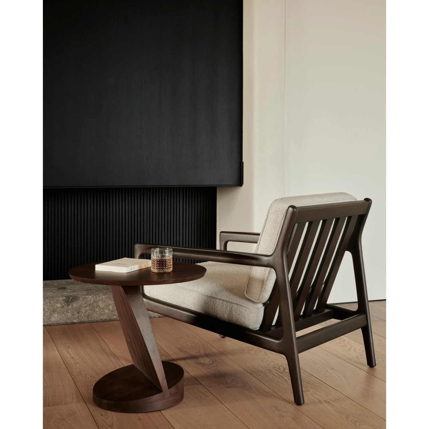 Luxury Brown Mahogany Lounge Chair Modern Italian Style for Villa