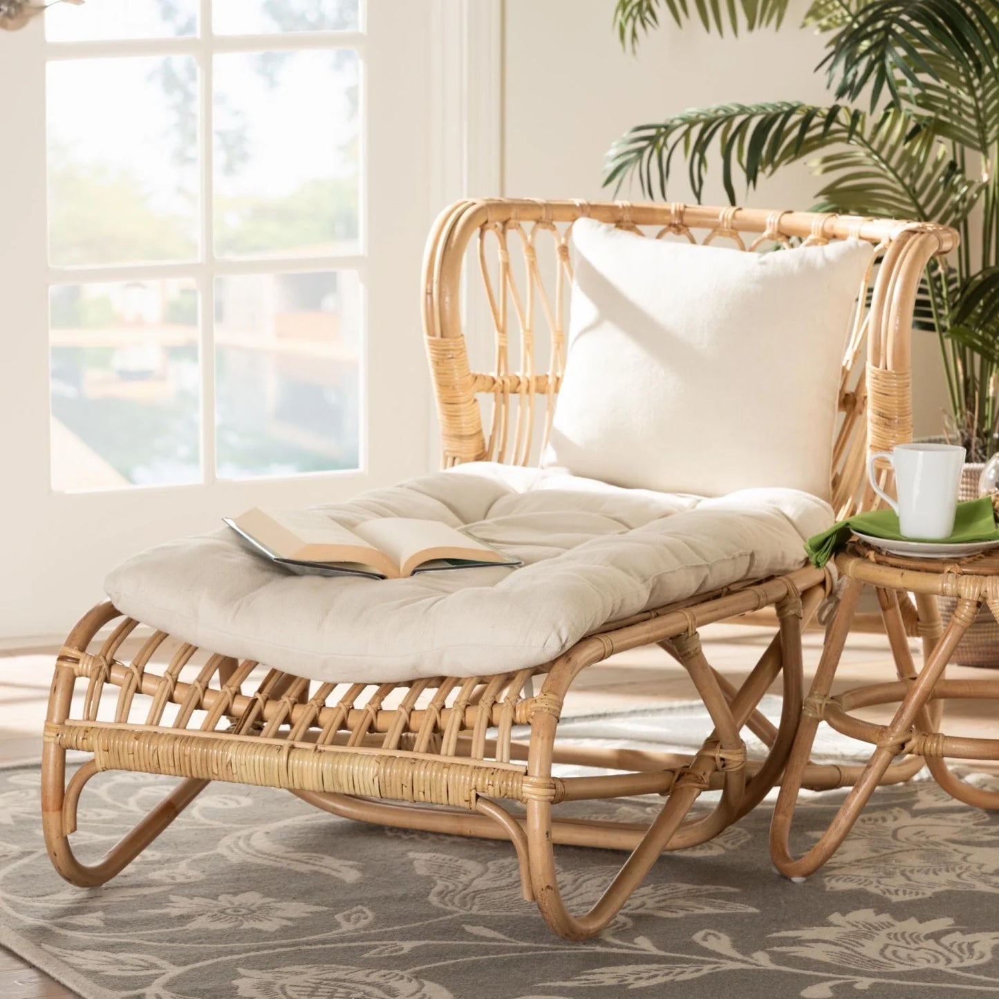 Luxury Brown Rattan Chaise Lounge Modern Italian Style for Villa