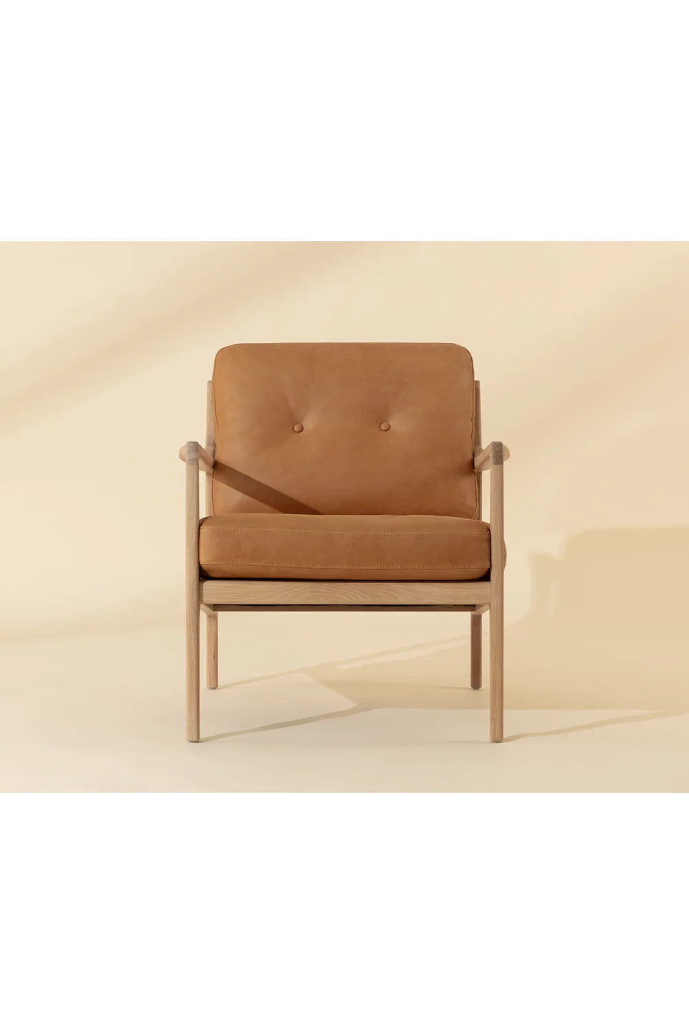 Luxury Button-Tufted Leather Lounge Chair Modern Italian Style for Villa