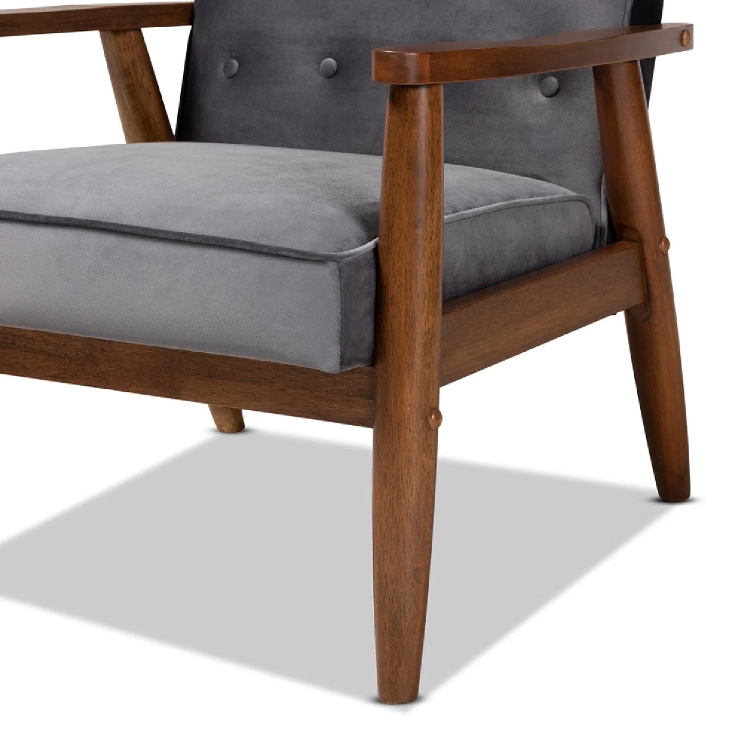 Luxury Button-Tufted Lounge Chair Modern Italian Style for Villa