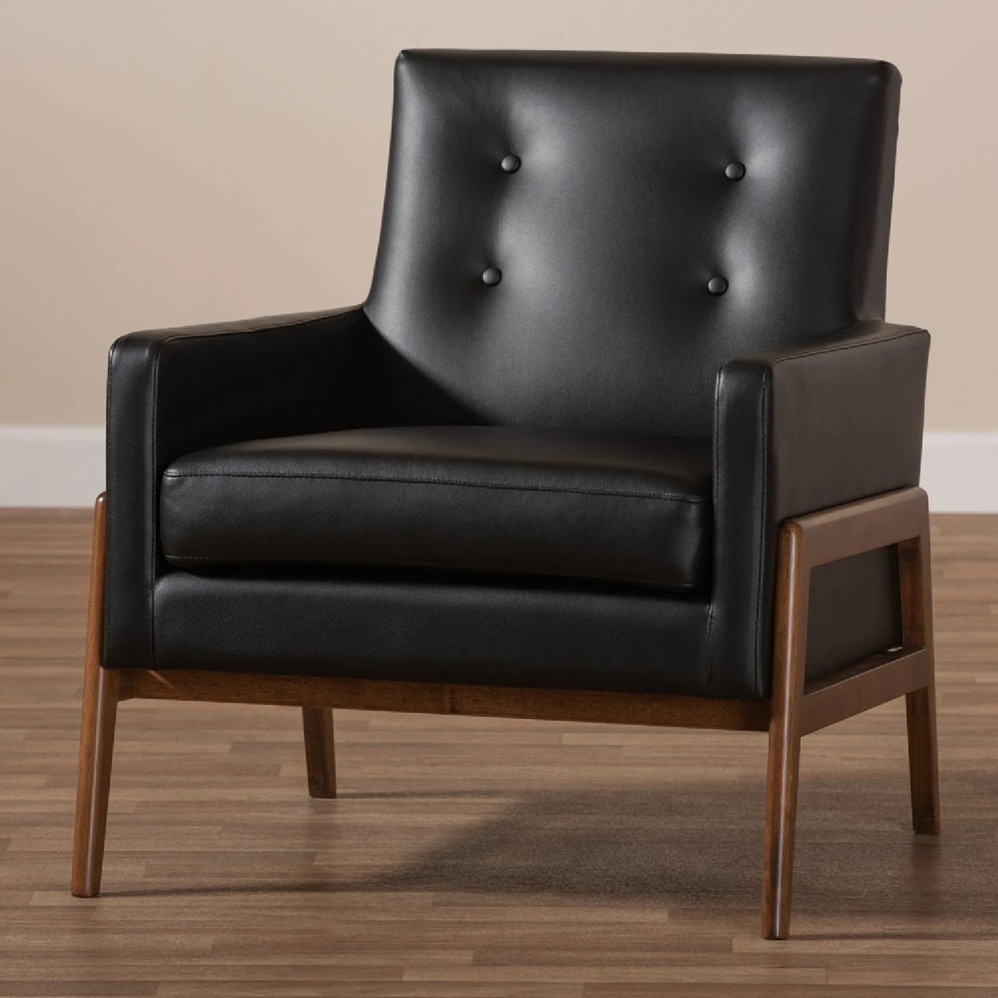 Luxury Button-Tufted Lounge Chair Modern Italian Style for Villa