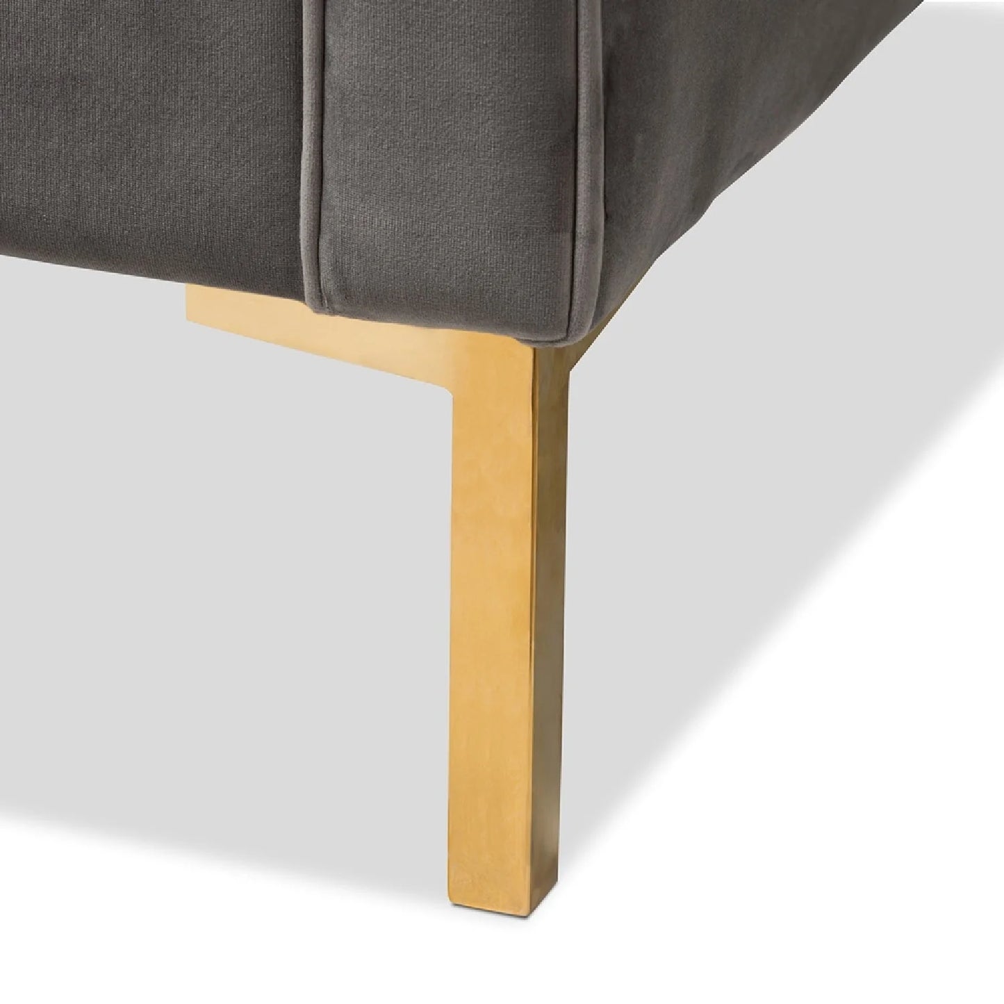 Luxury Button-Tufted Velvet Lounge Chair Modern Italian Style for Villa