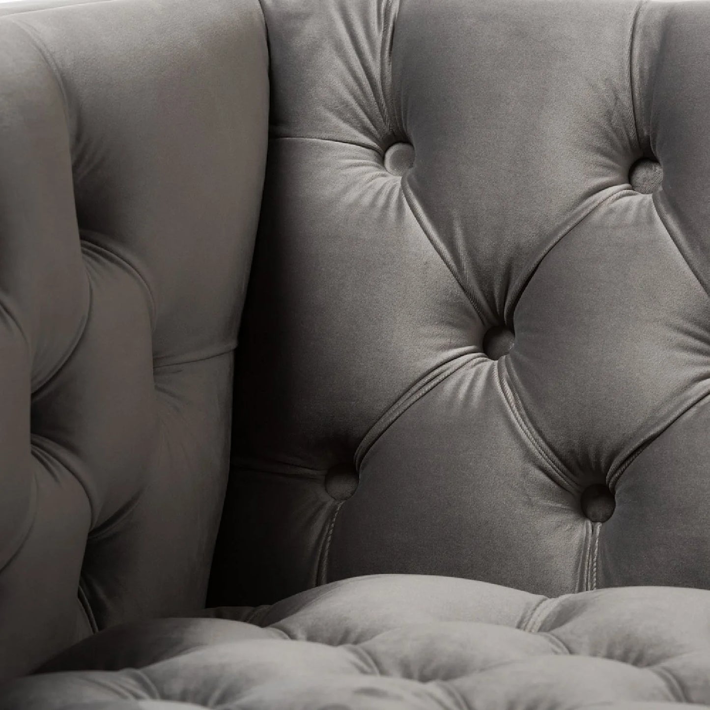 Luxury Button-Tufted Velvet Lounge Chair Modern Italian Style for Villa