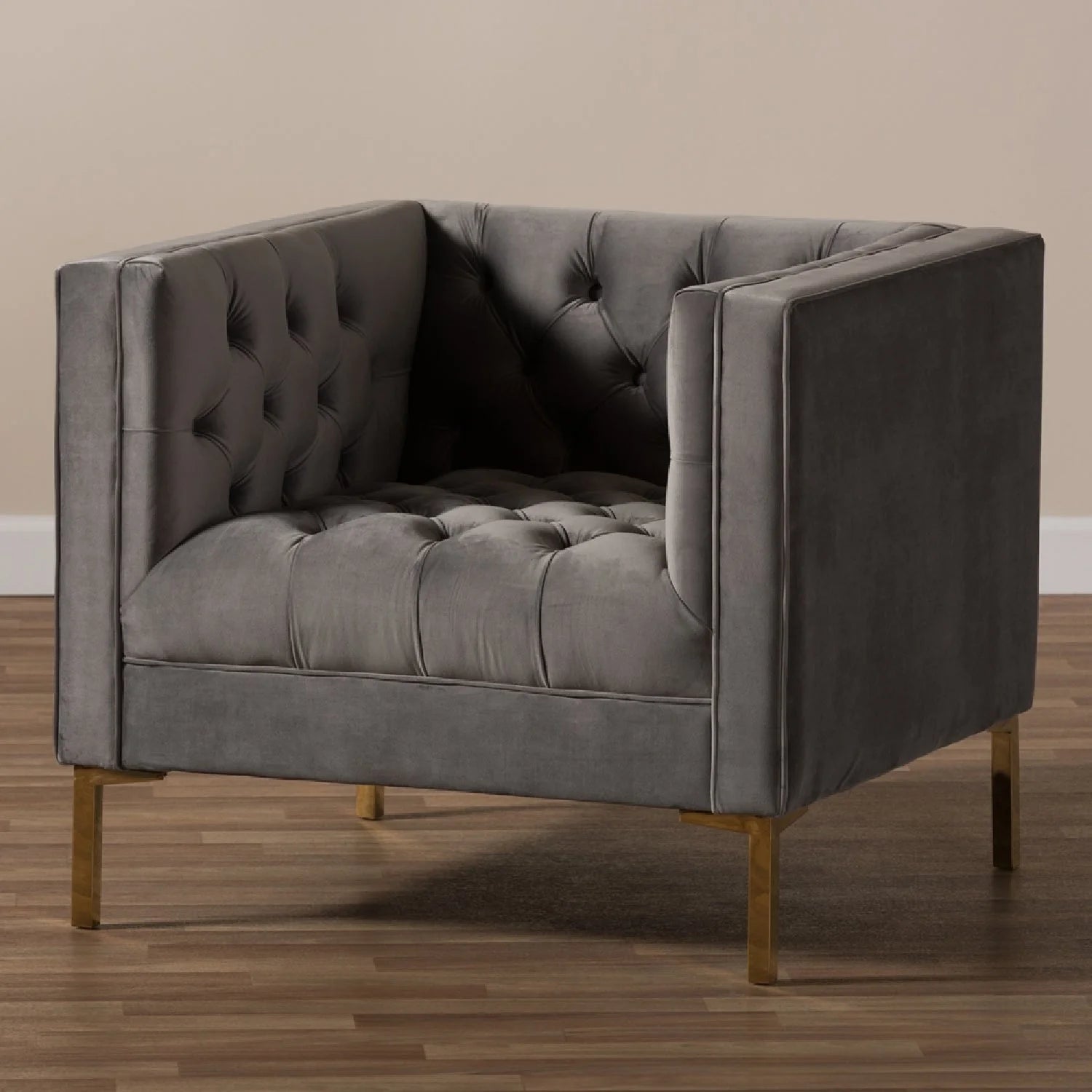 Luxury Button-Tufted Velvet Lounge Chair Modern Italian Style for Villa