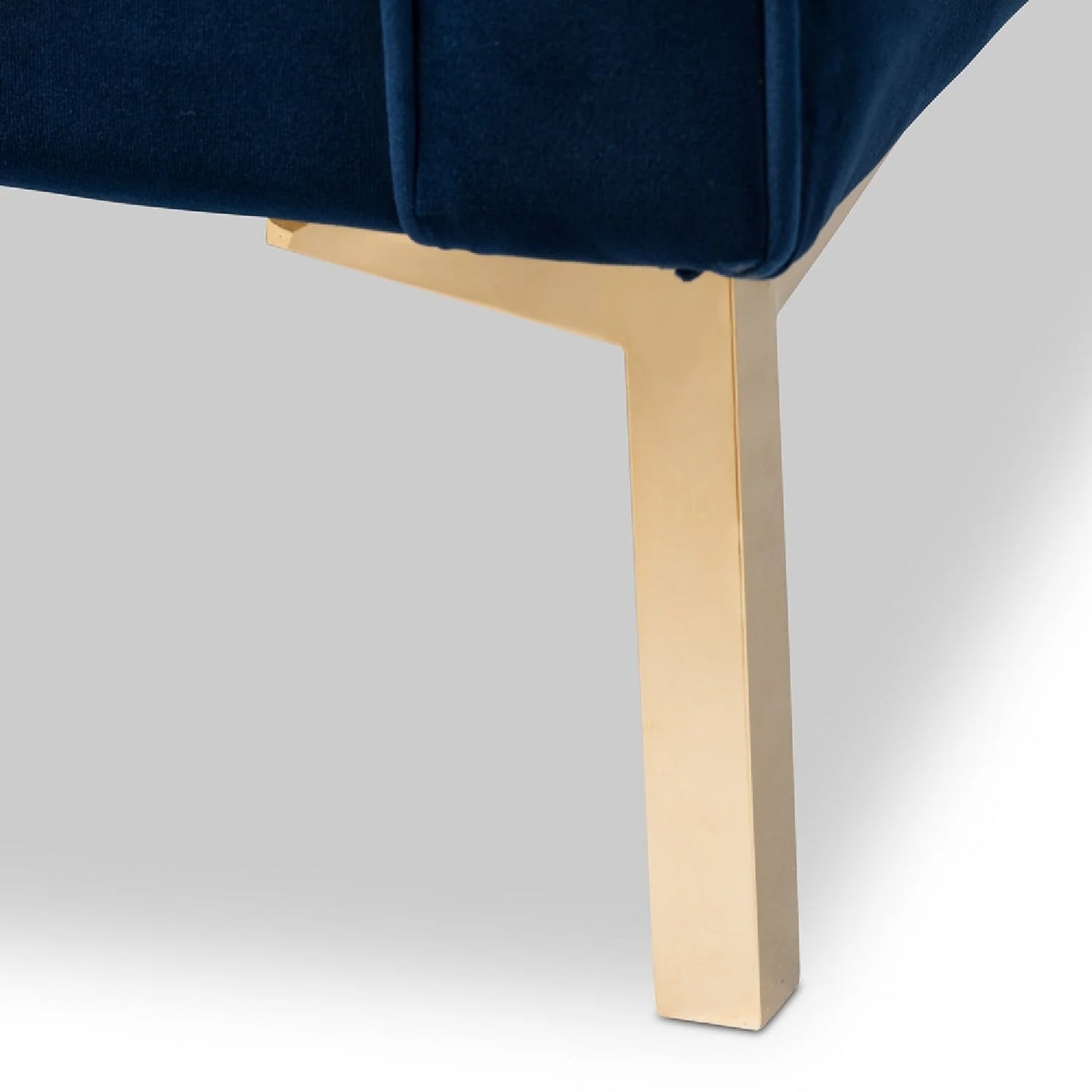 Luxury Button-Tufted Velvet Lounge Chair Modern Italian Style for Villa