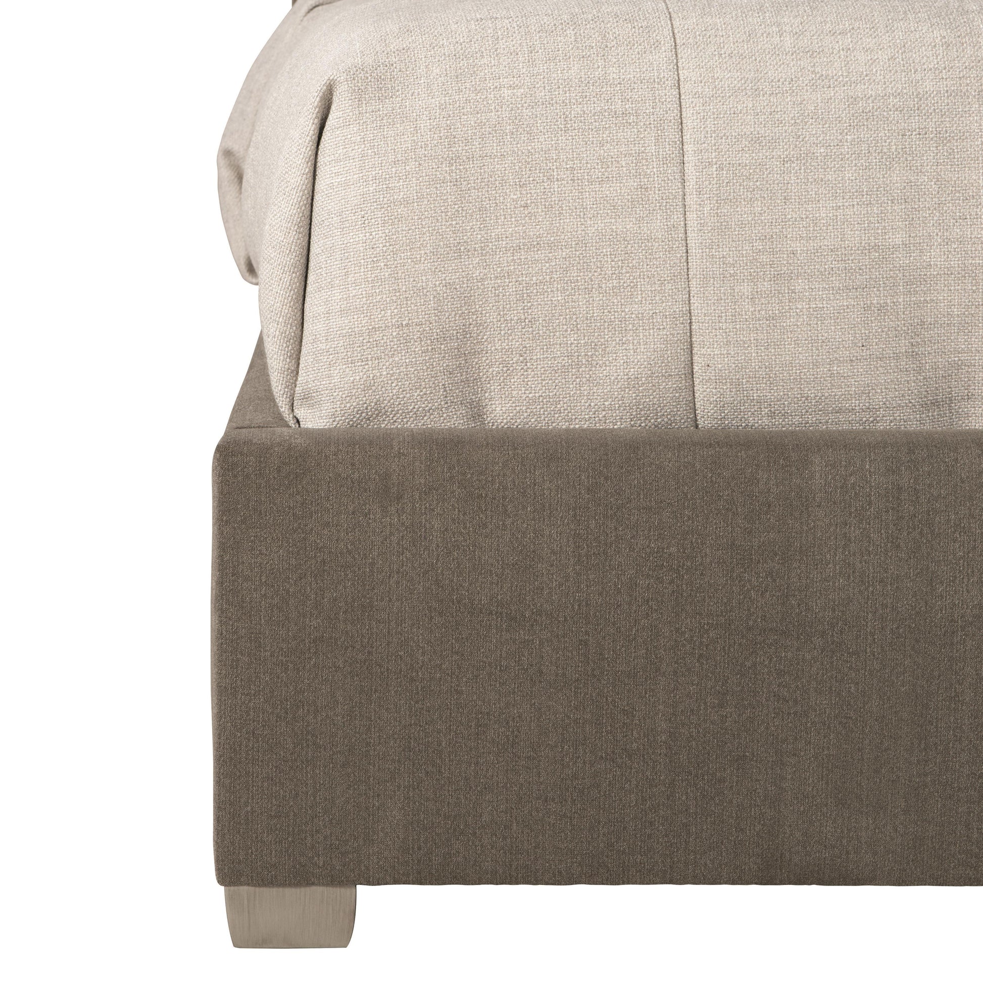 Luxury Calavaras Fabric Panel Bed Modern Italian Style for Villa