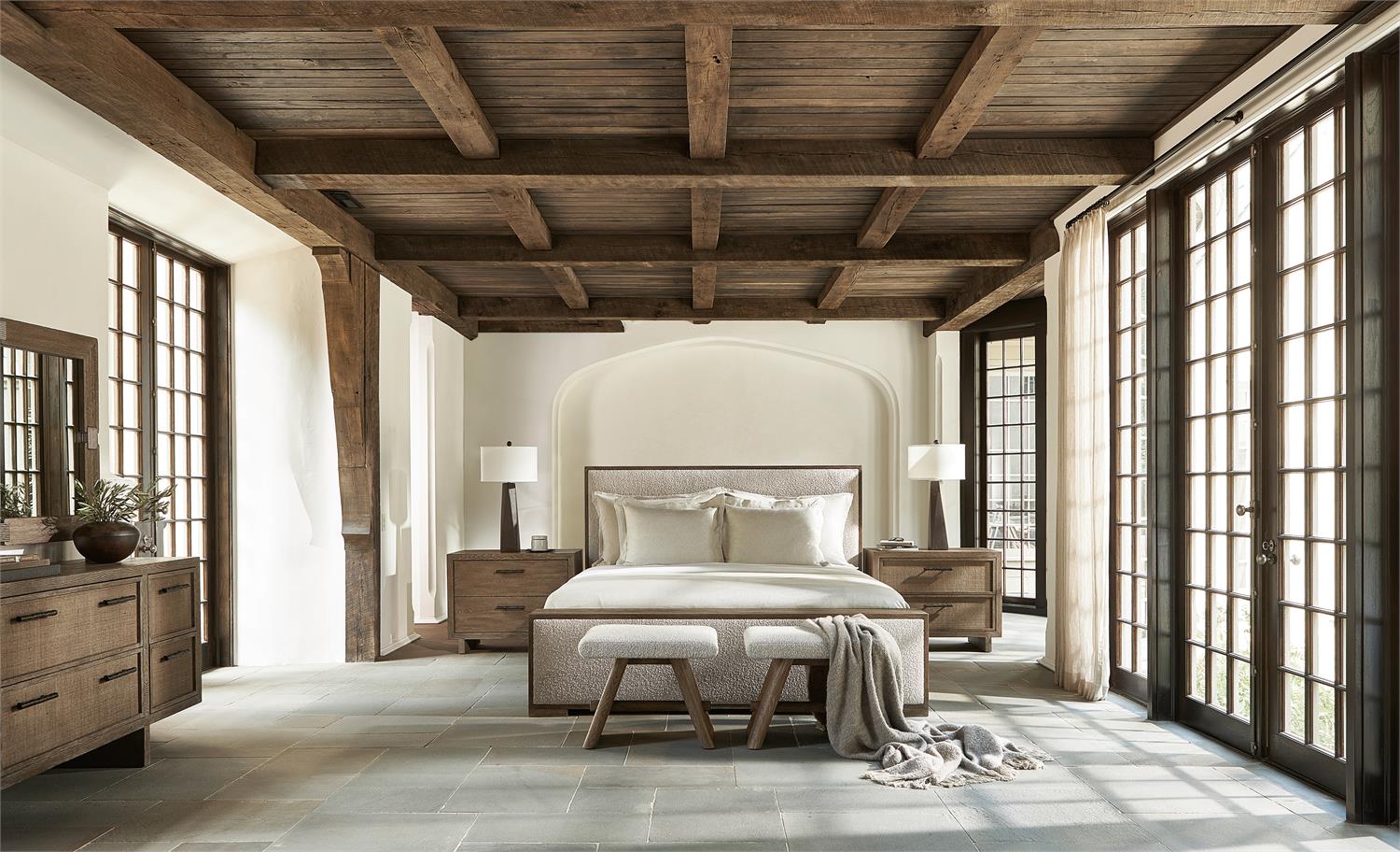 Luxury Casa Paros Fabric Panel Bed Modern Italian Style for Villa