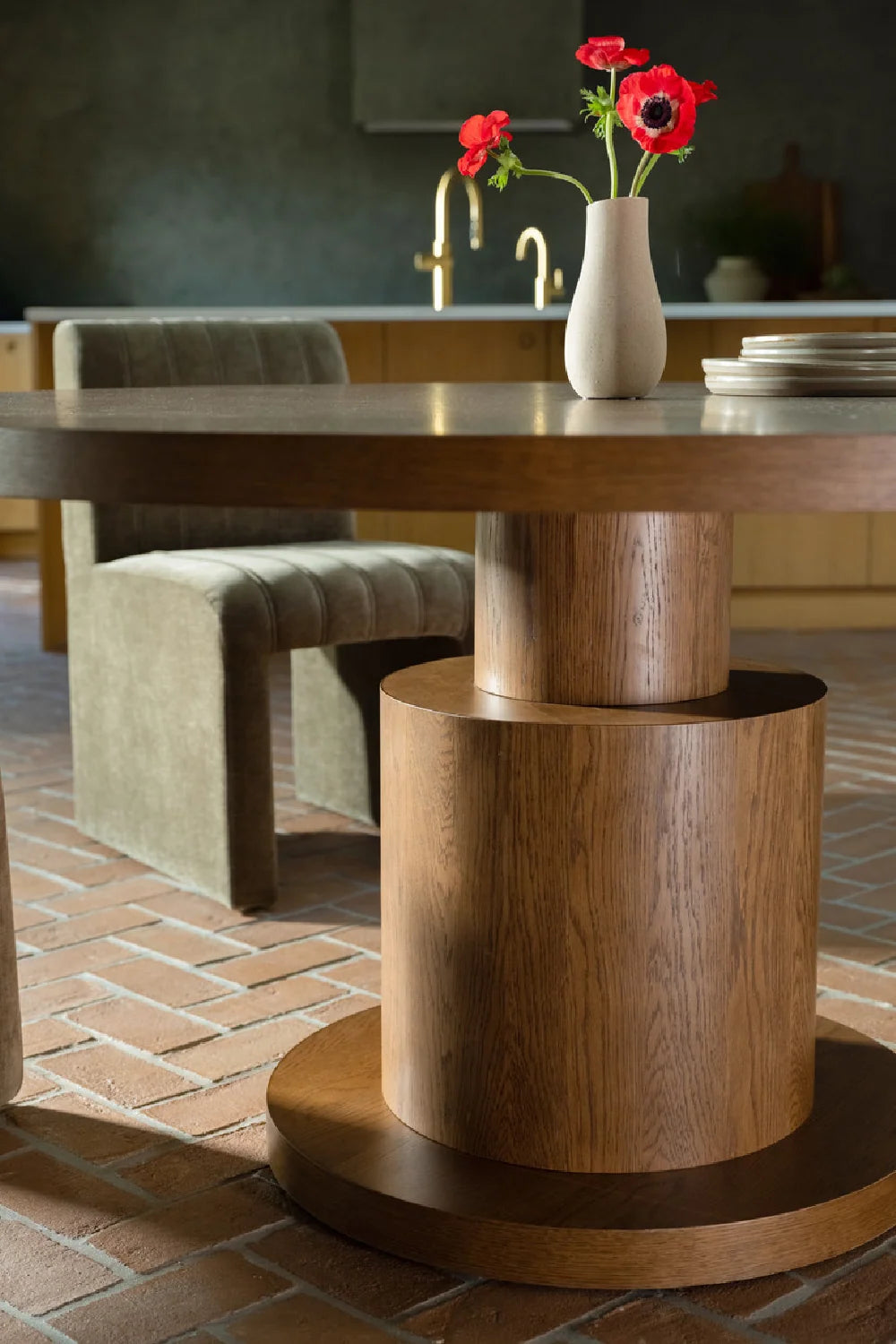 Luxury Clayton Round Oak Dining Table Modern Italian Style for Villa
