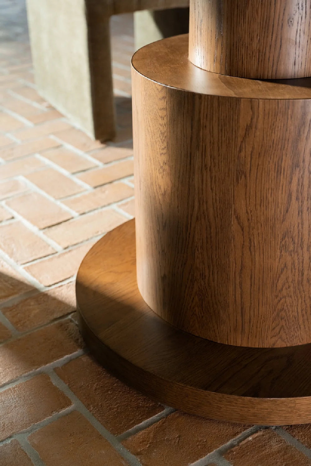 Luxury Clayton Round Oak Dining Table Modern Italian Style for Villa