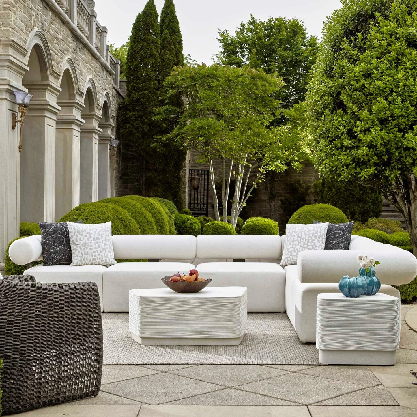 Luxury Concrete Wavy Coffee Table Modern Italian Style for Villa