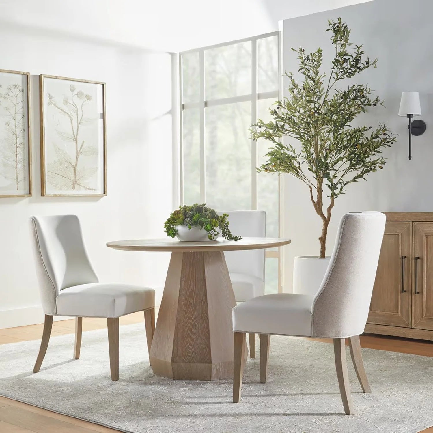 Luxury Coulter Round Wood Dining Table Modern Italian Style for Villa