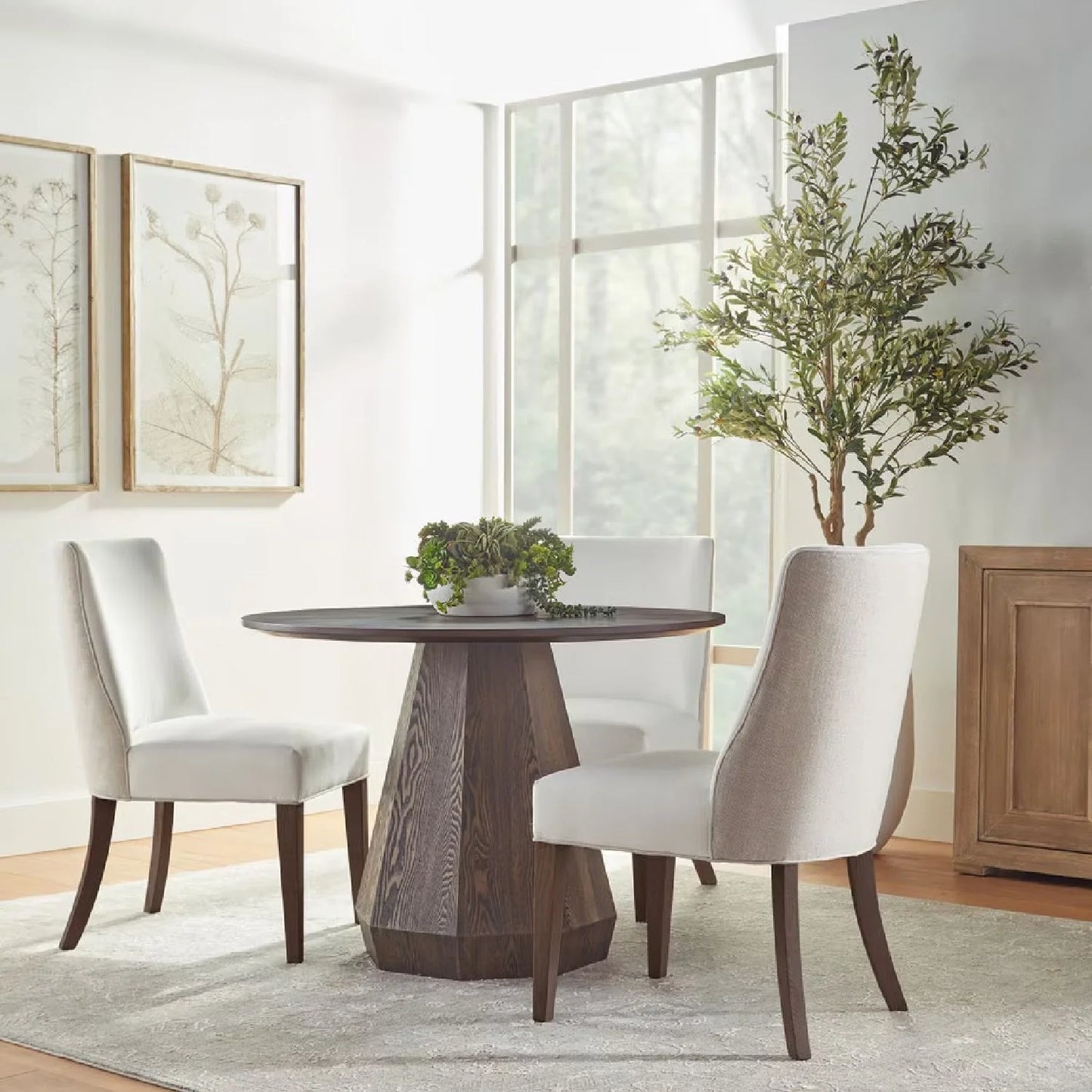 Luxury Coulter Round Wood Dining Table Modern Italian Style for Villa