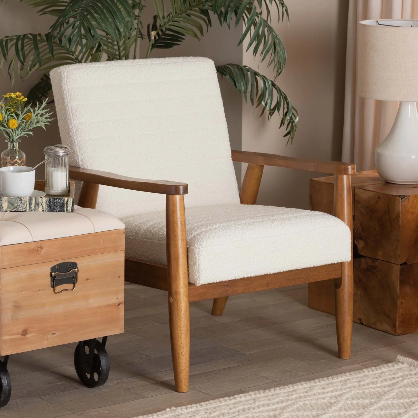 Luxury Cream Boucle Lounge Chair Modern Italian Style for Villa