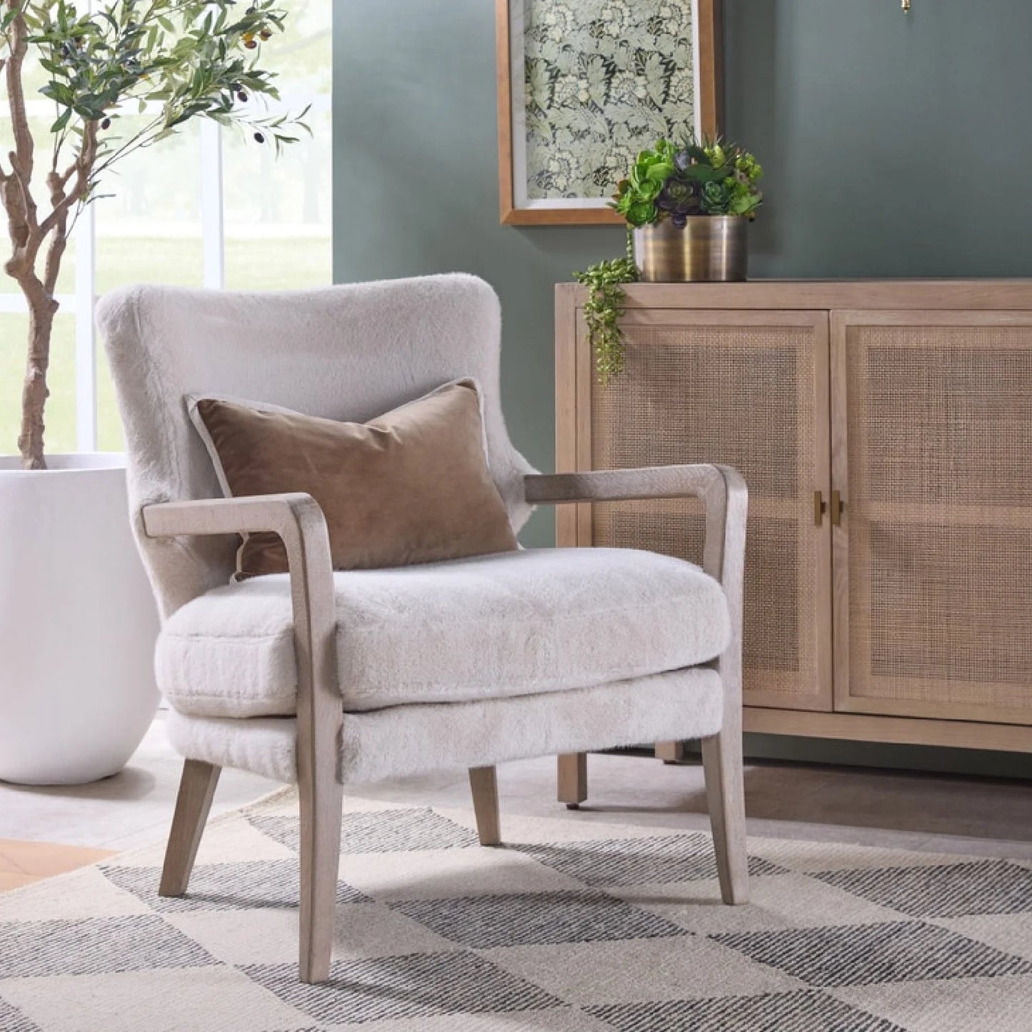 Luxury Cream Fabric Accent Lounge Chair Modern Italian Style for Villa