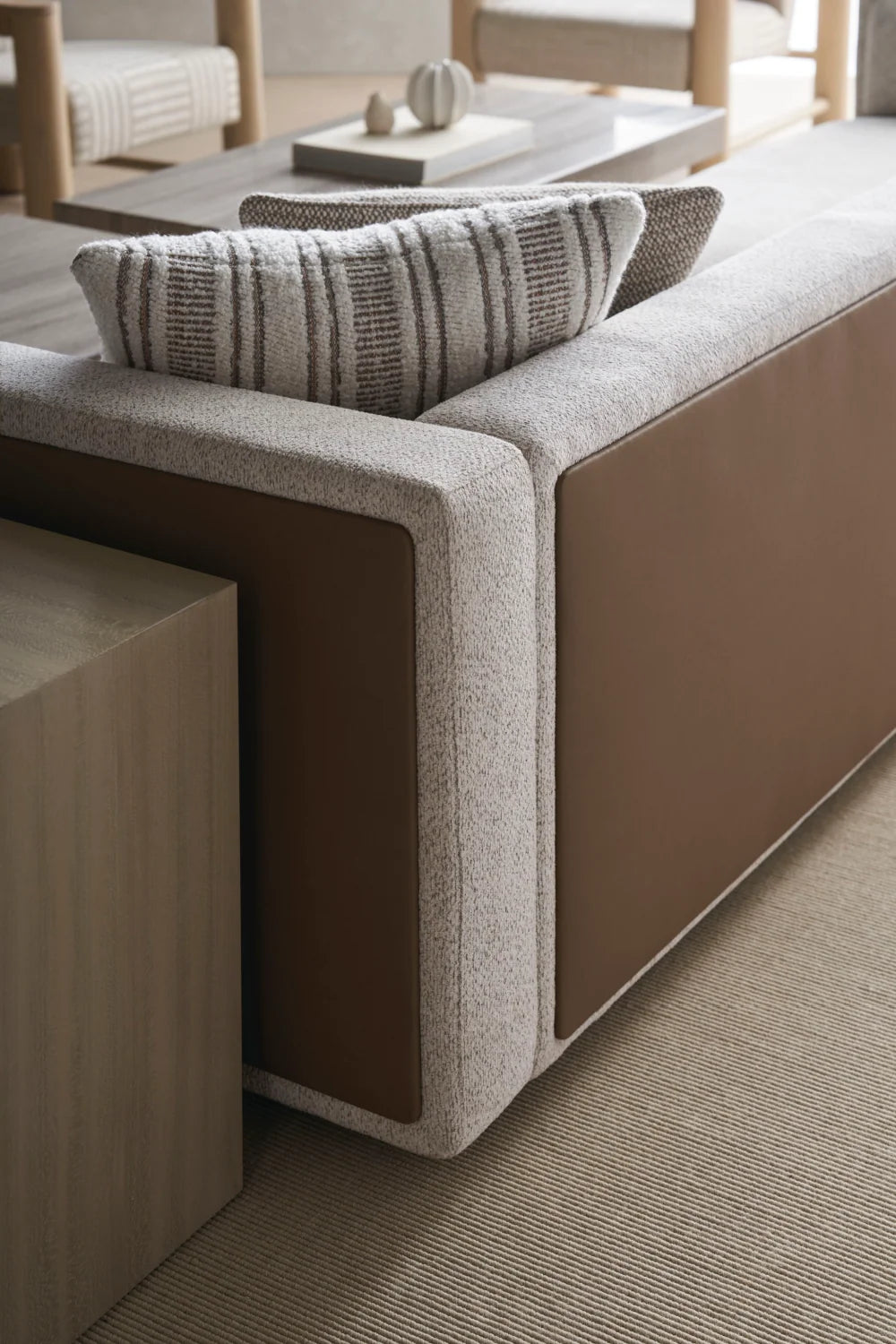 Luxury Cream Fabric Sectional Sofa Modern Italian Style for Villa