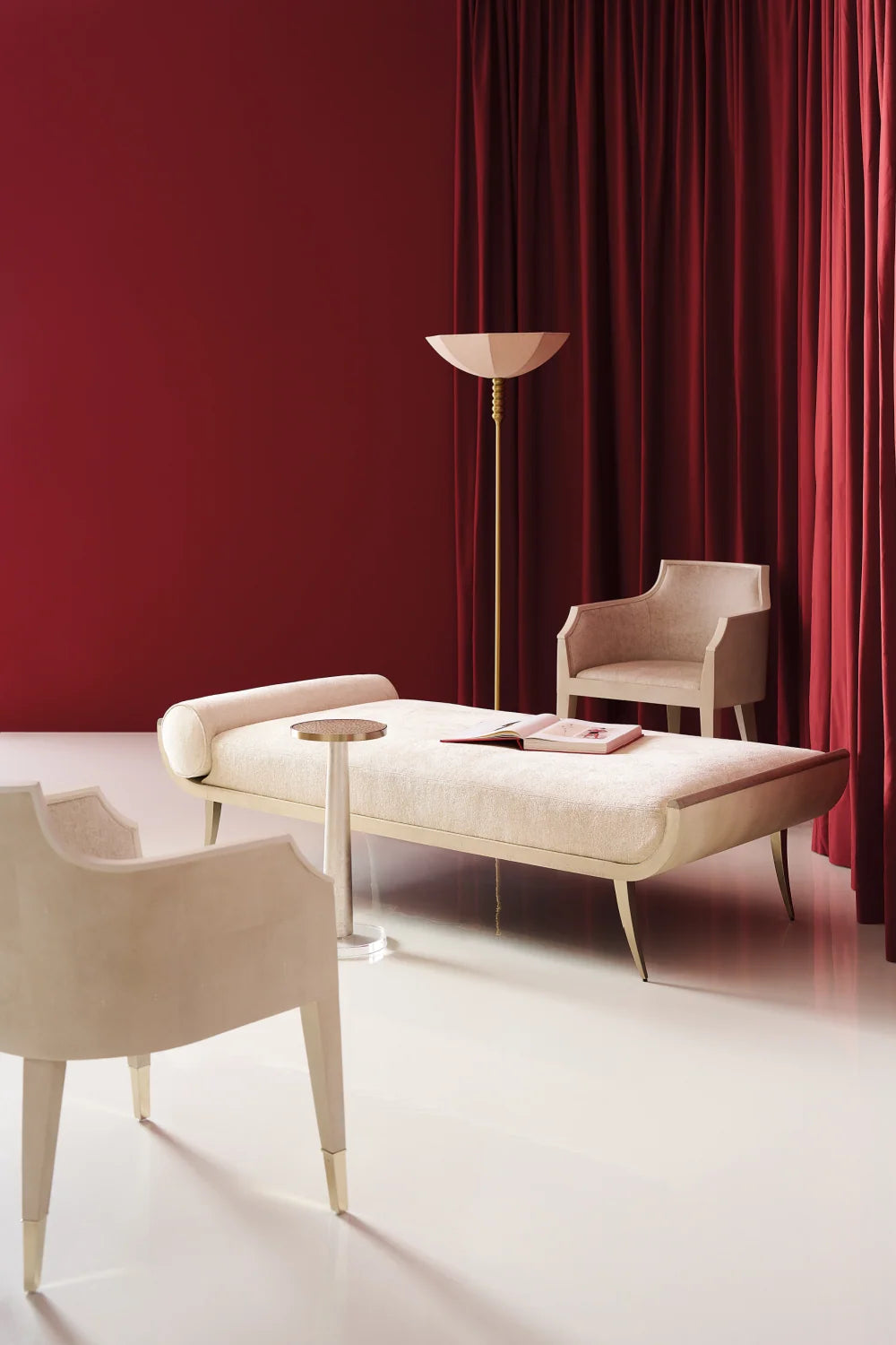 Luxury Cream Velvet Chaise Modern Italian Style for Villa