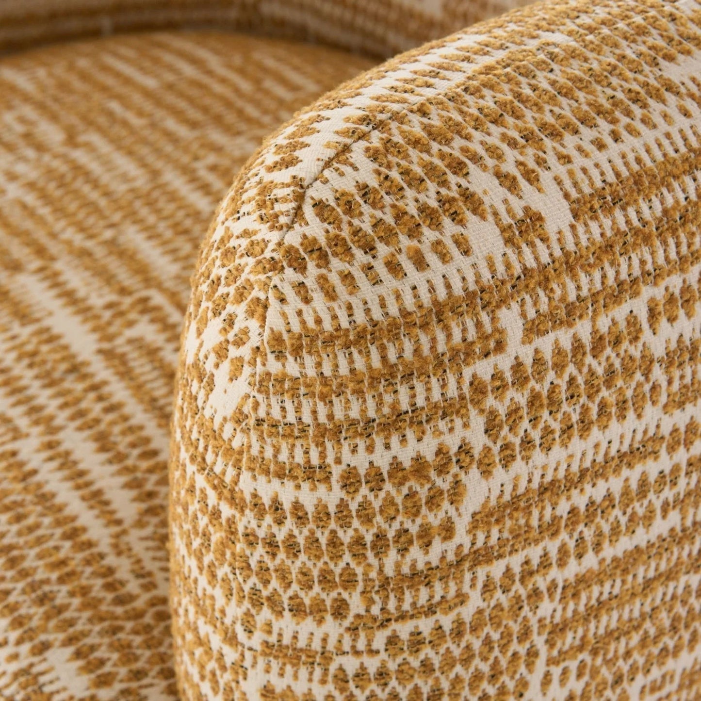 Luxury Curved-Back Barrel Accent Chair Modern Italian Style for Villa