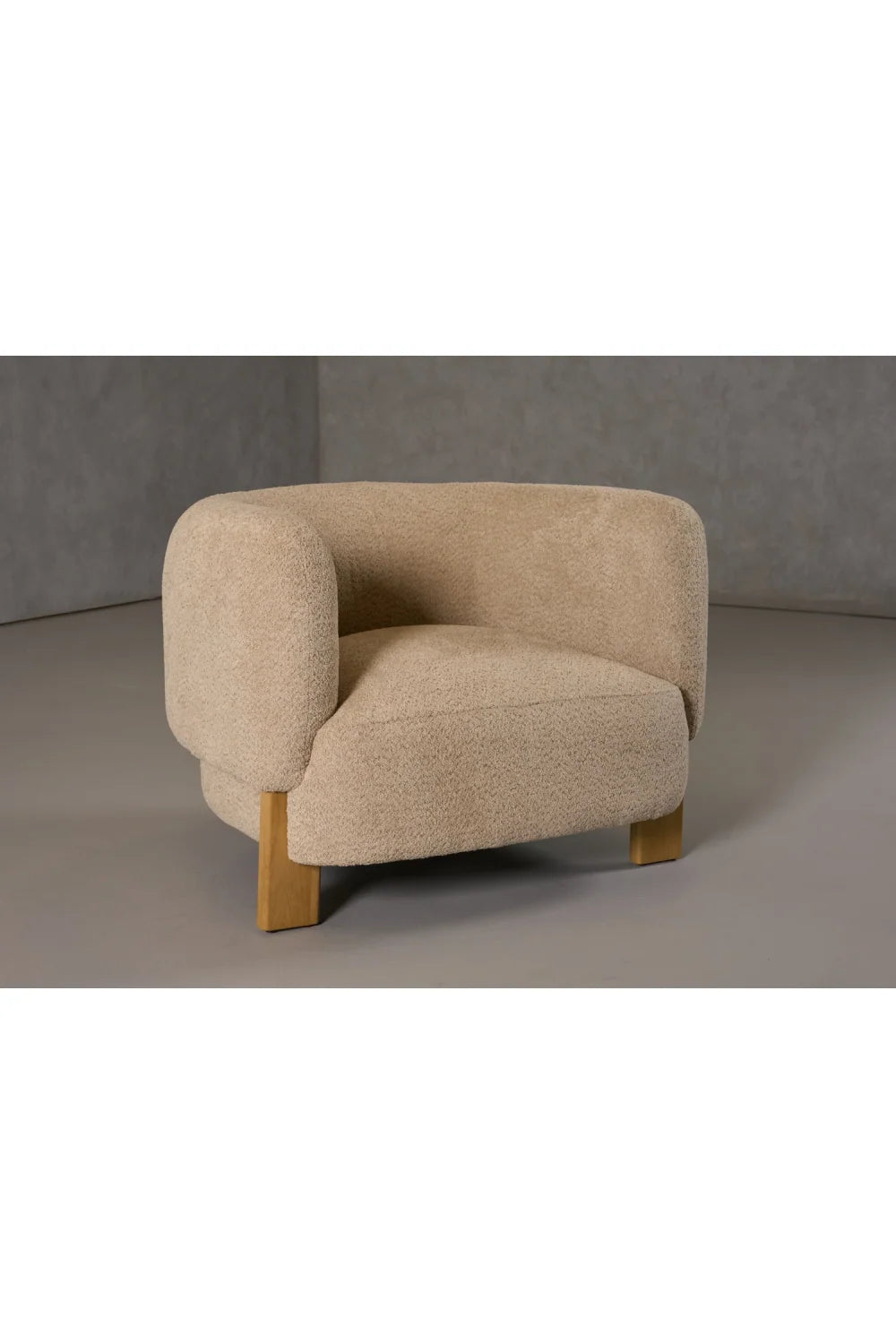 Luxury Curved-Back Barrel Accent Chair Modern Italian Style for Villa